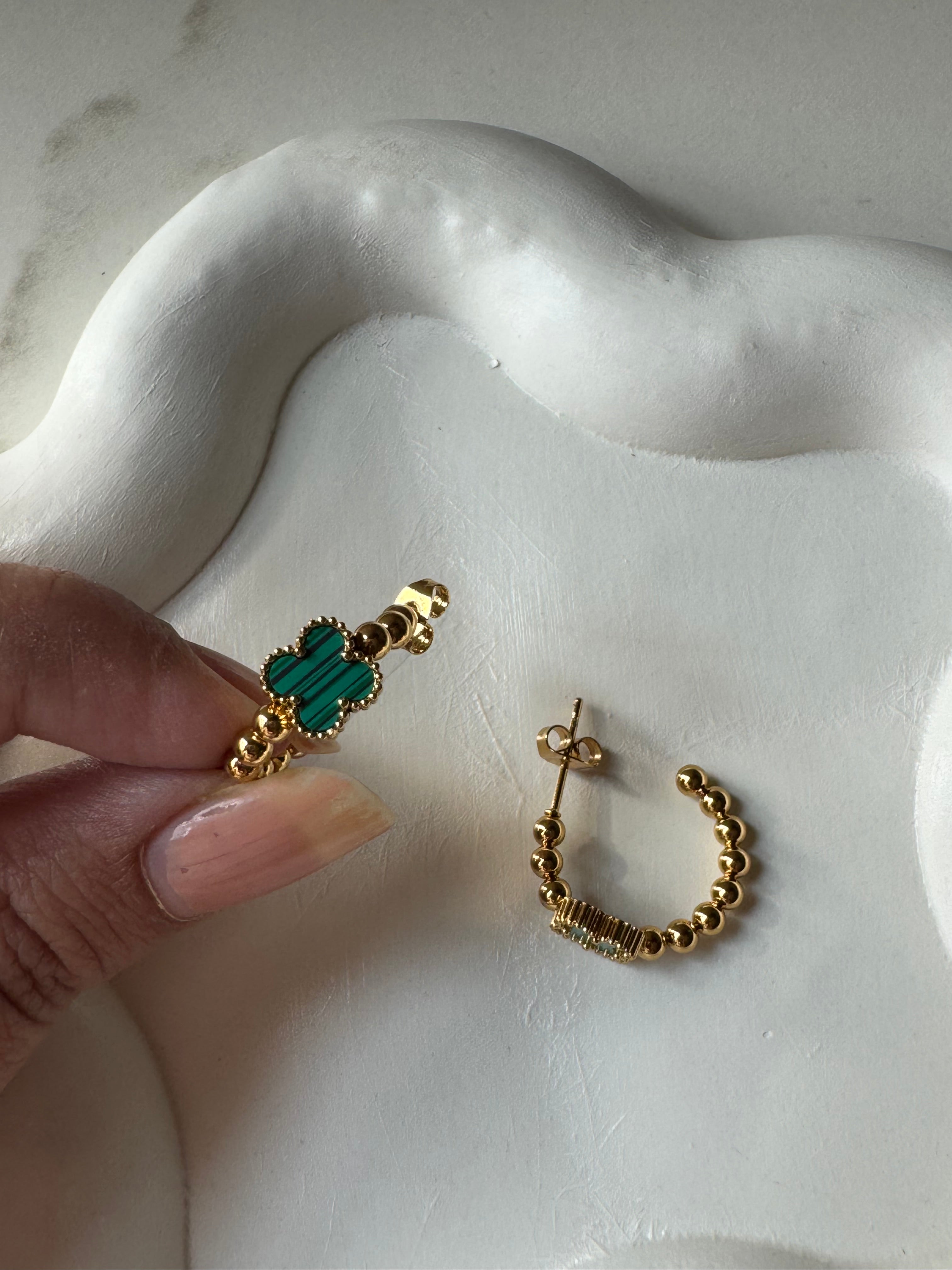 Van cleef Signature Hoops - Turquoise