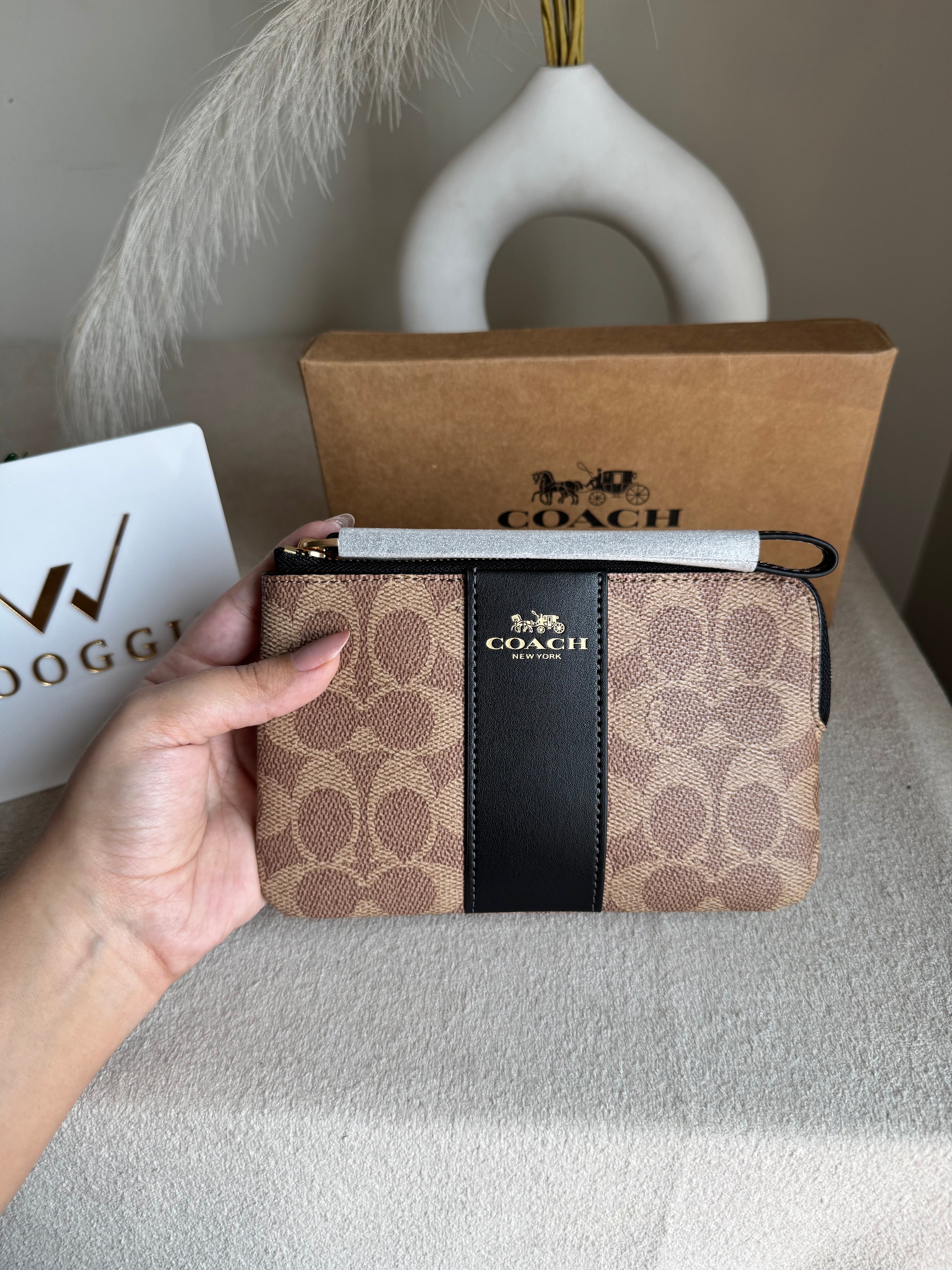 High Quality Wristlet - Apricot Black