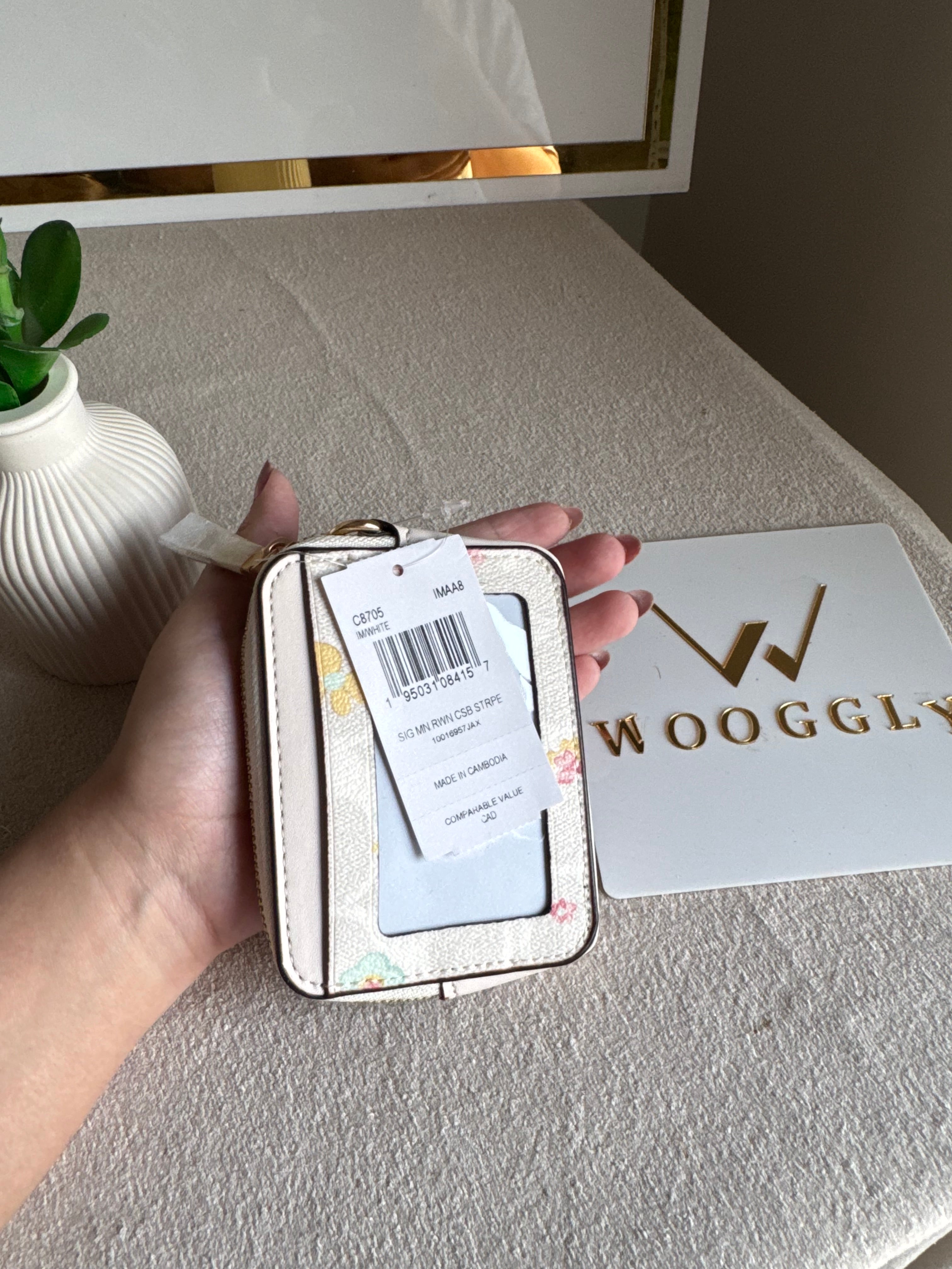 Coach Zip Card Case - Cute White Floral