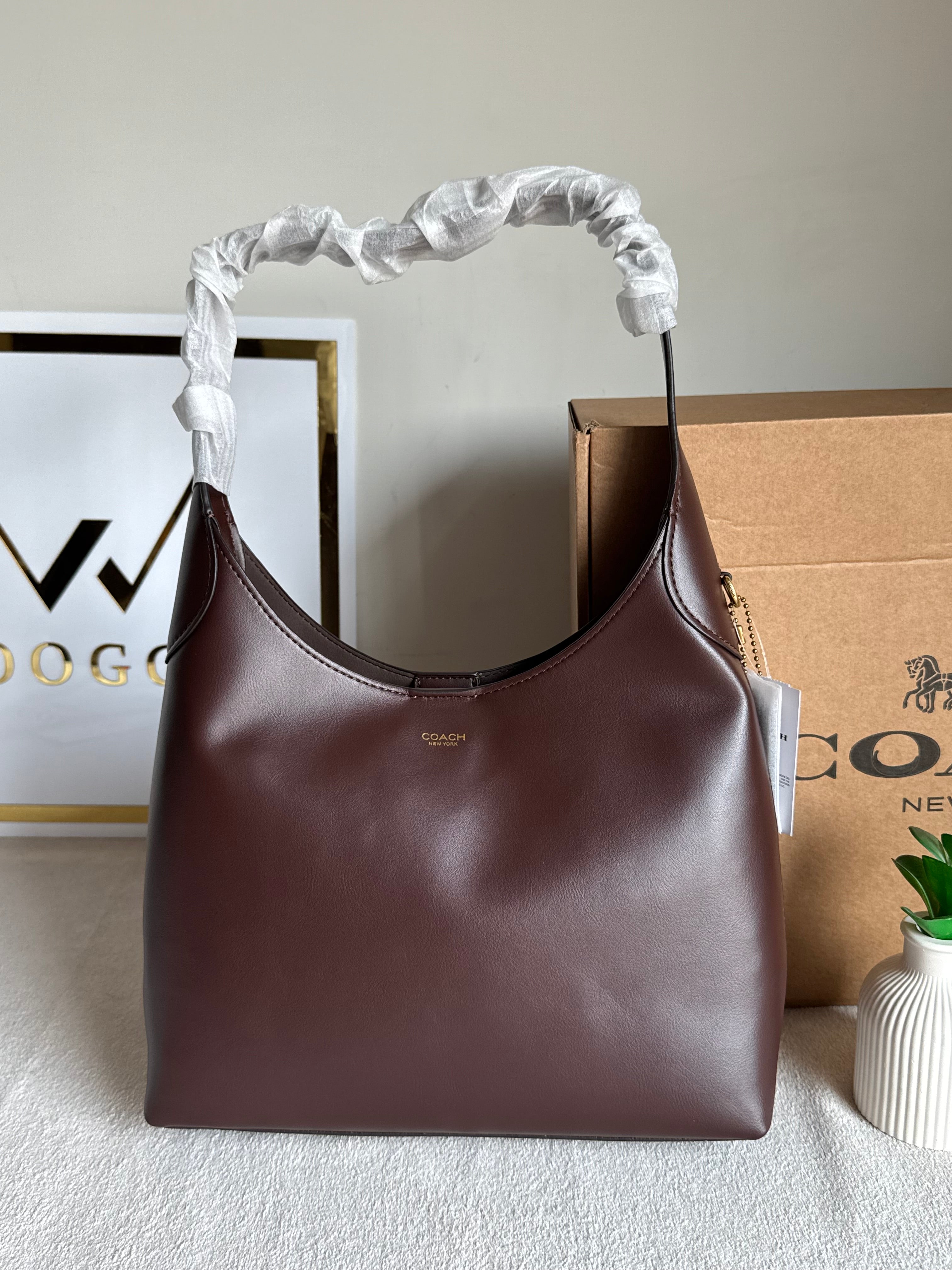 COACH Brooklyn Burgandy PREMIUM- MAGNETIC BOX PACKING