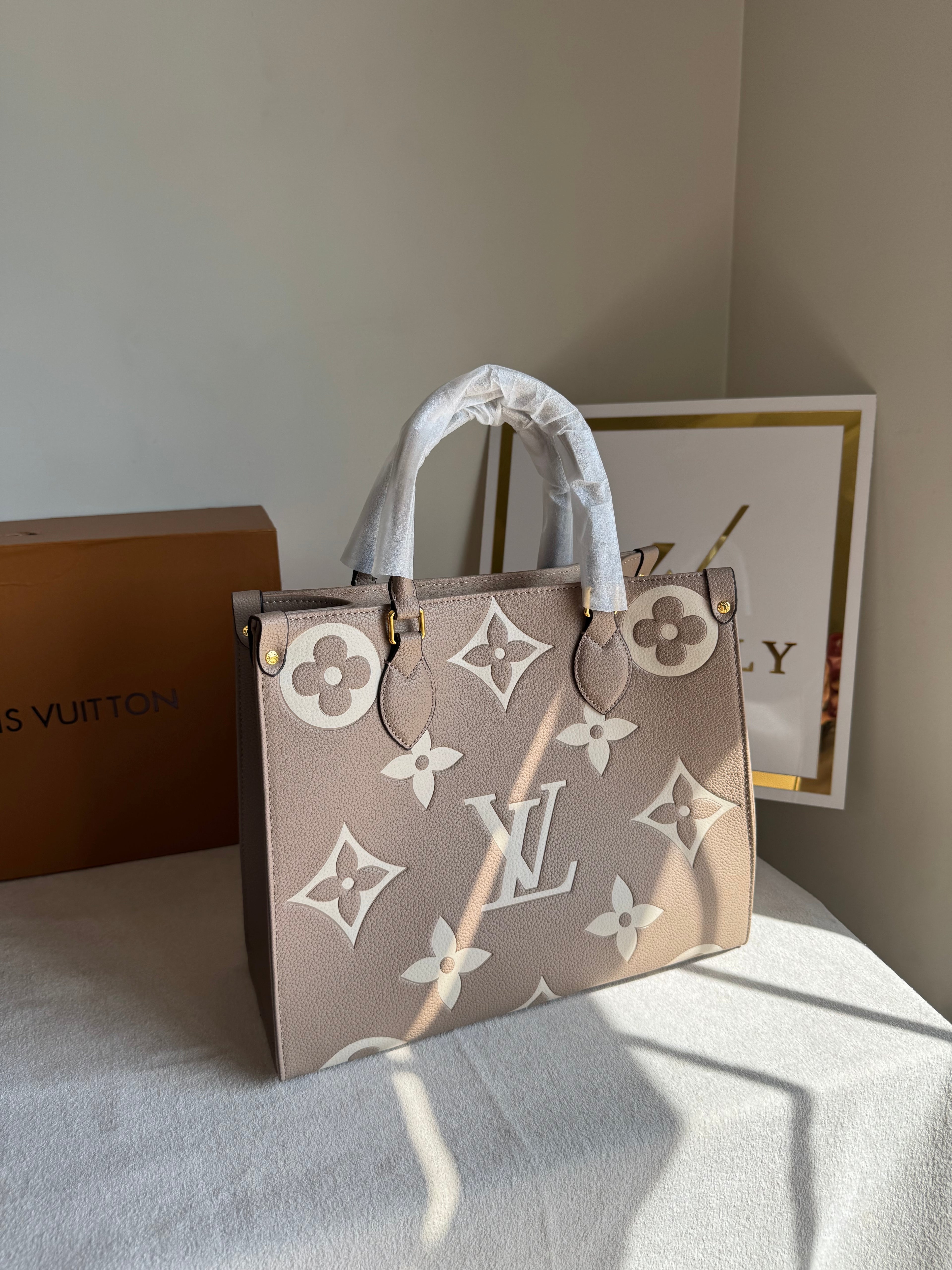 LV On The Go Tote Bag - Beige & Cream (BOX PACKING)