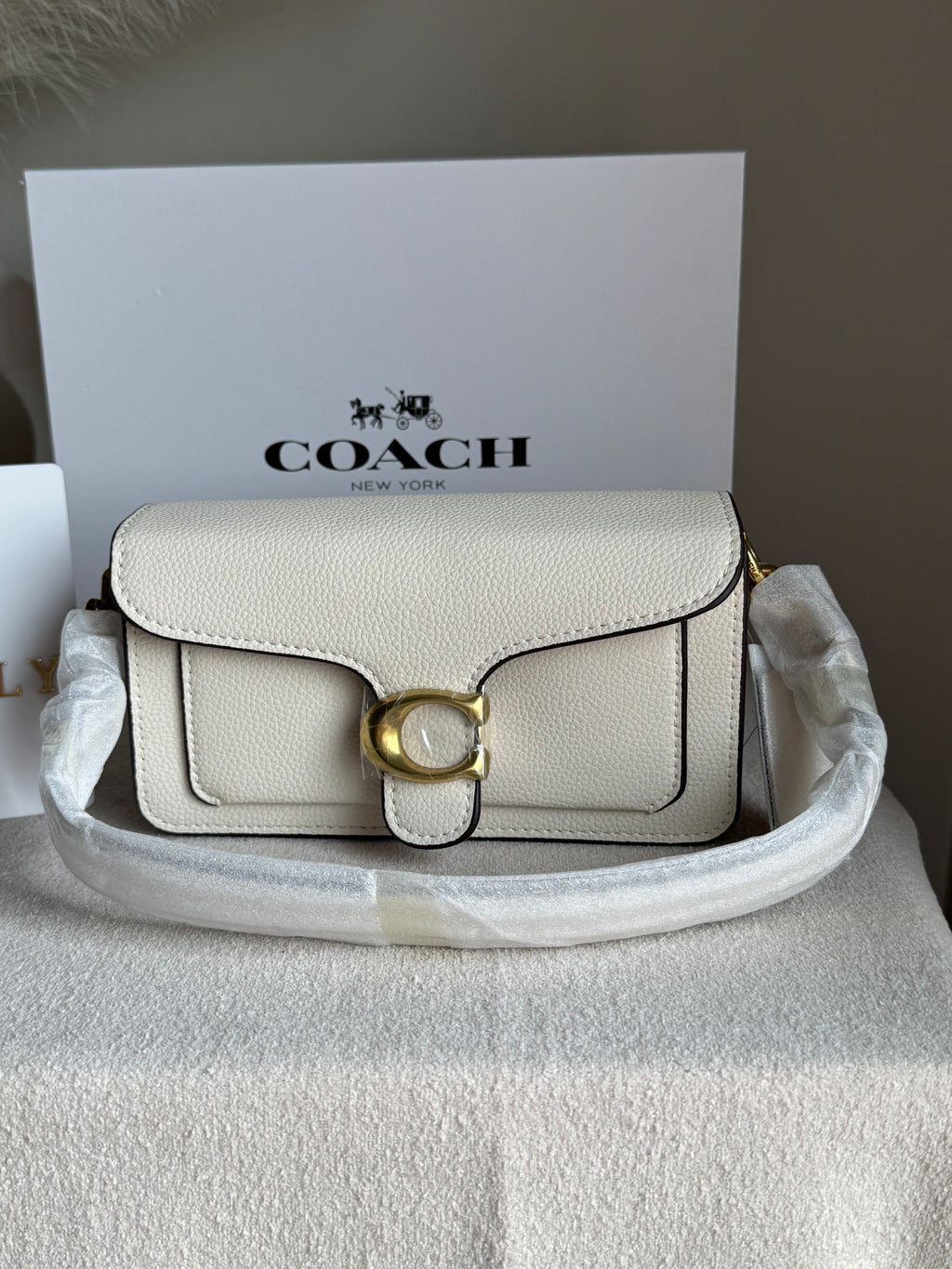 Coach TABBY Premium 20 (MINI) White - Magnetic BOX PACKING