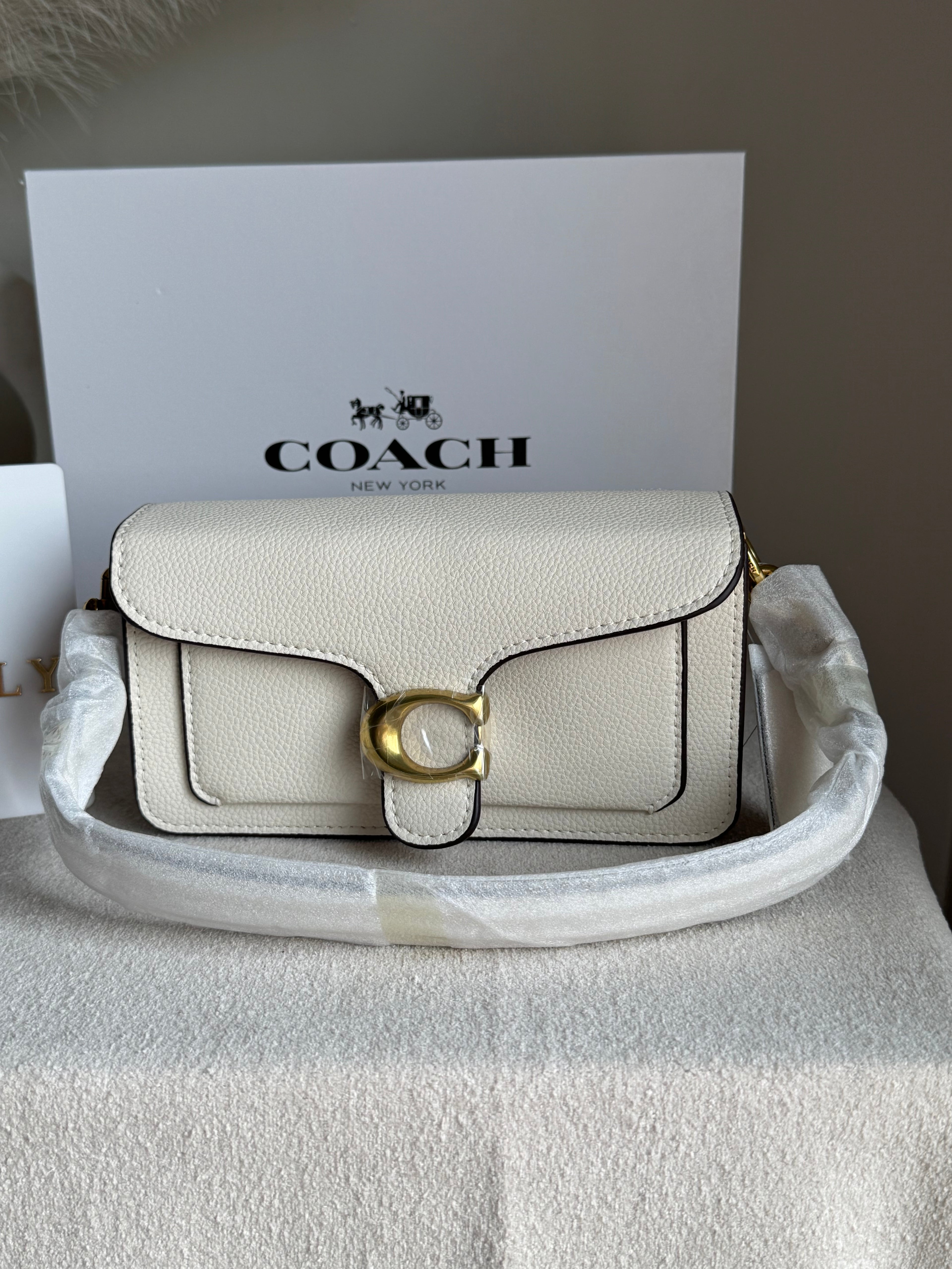 Coach TABBY Premium 20 (MINI) White - Magnetic BOX PACKING