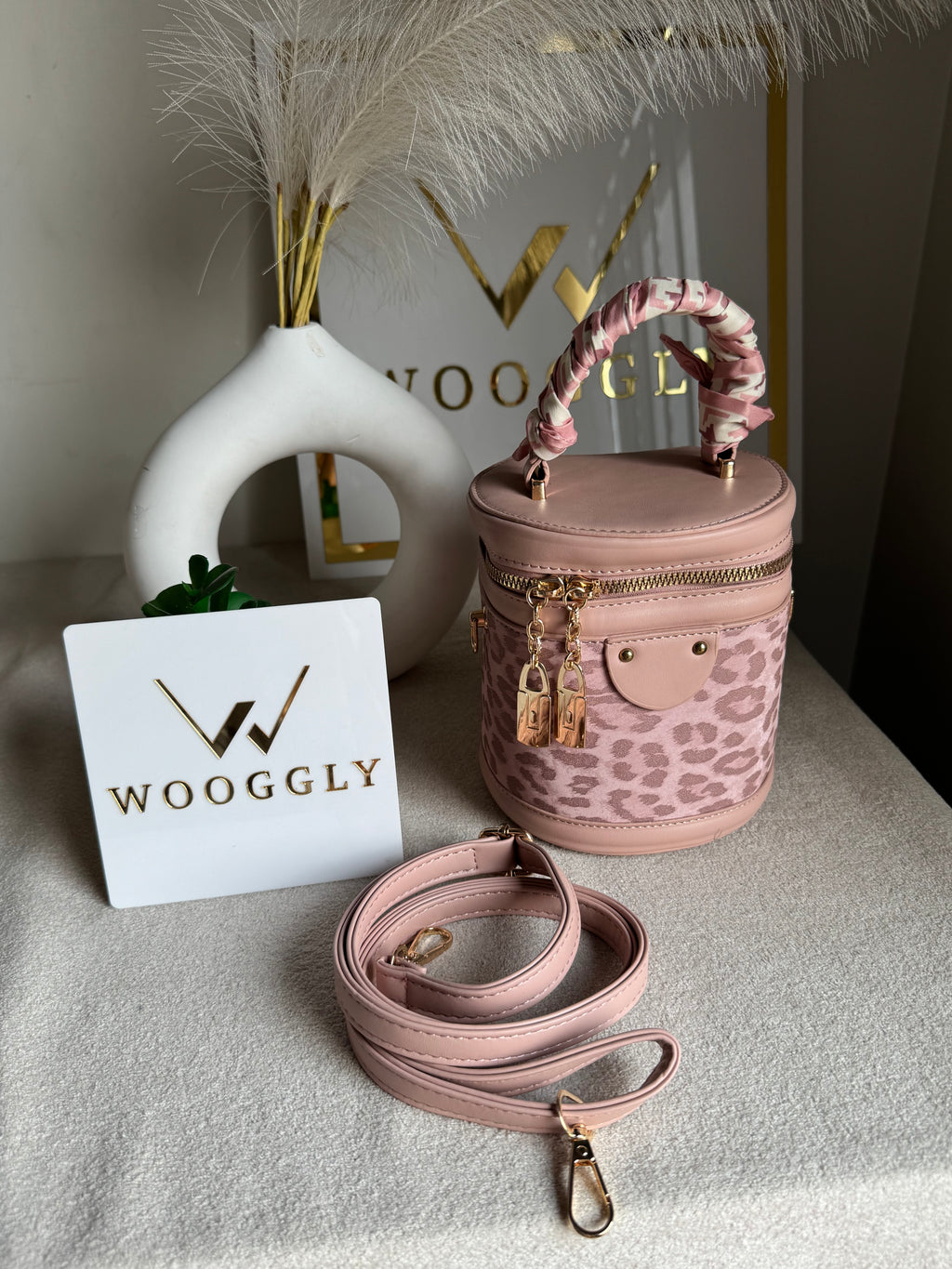 Cutest Crossbody Bag / Makeup Box Pink