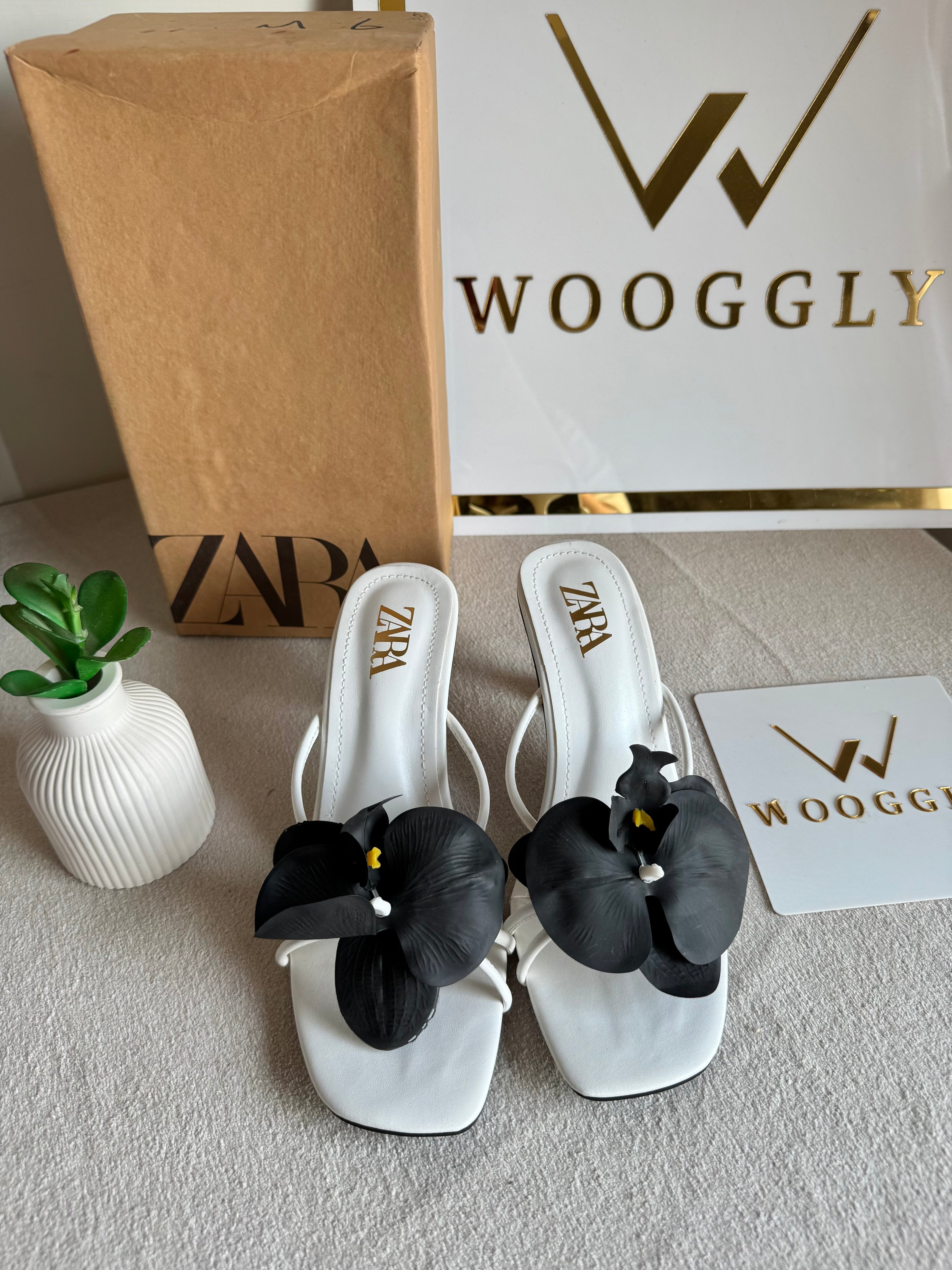 Zara Flower Heels WHITE WITH BLACK with Brand Box