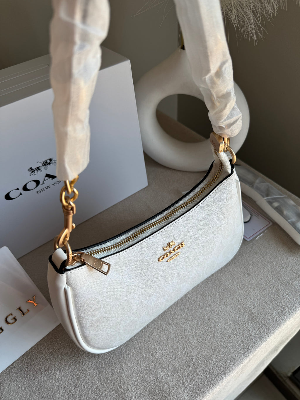 COACH TERI PREMIUM (White) - BOX PACKING