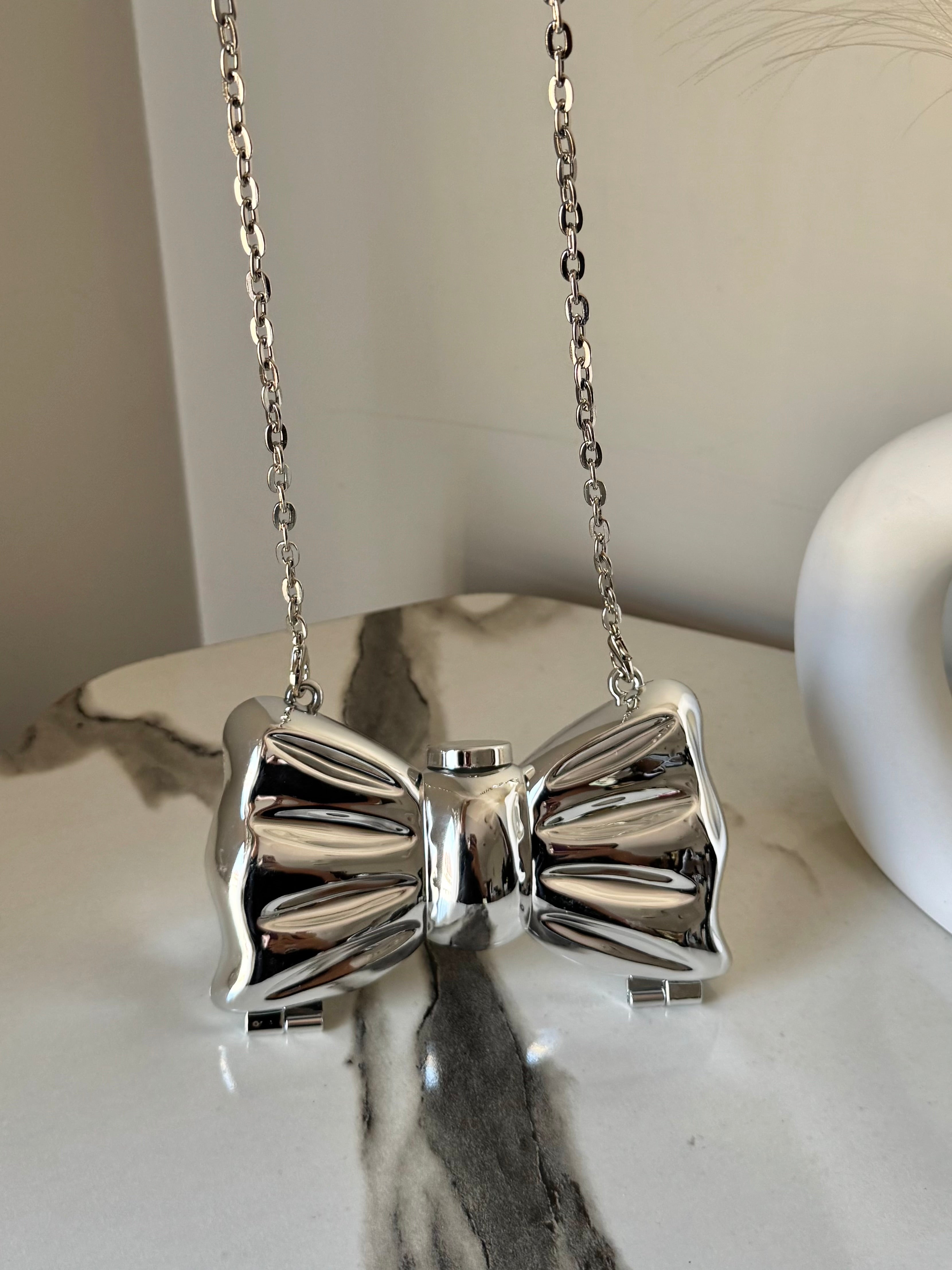 Bow Clutch - Silver with Chain