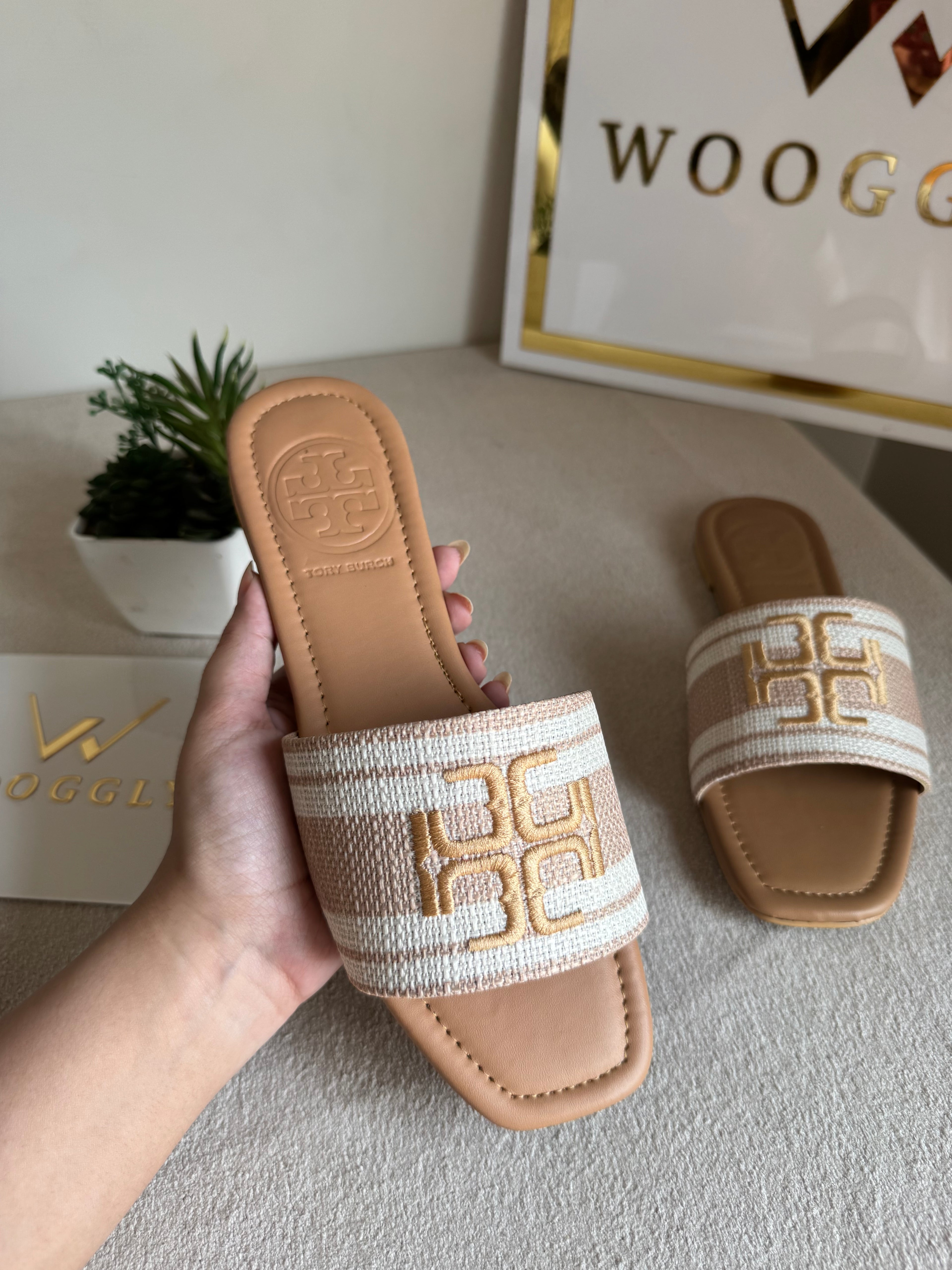 Tory Burch Nyra Slides - Beige