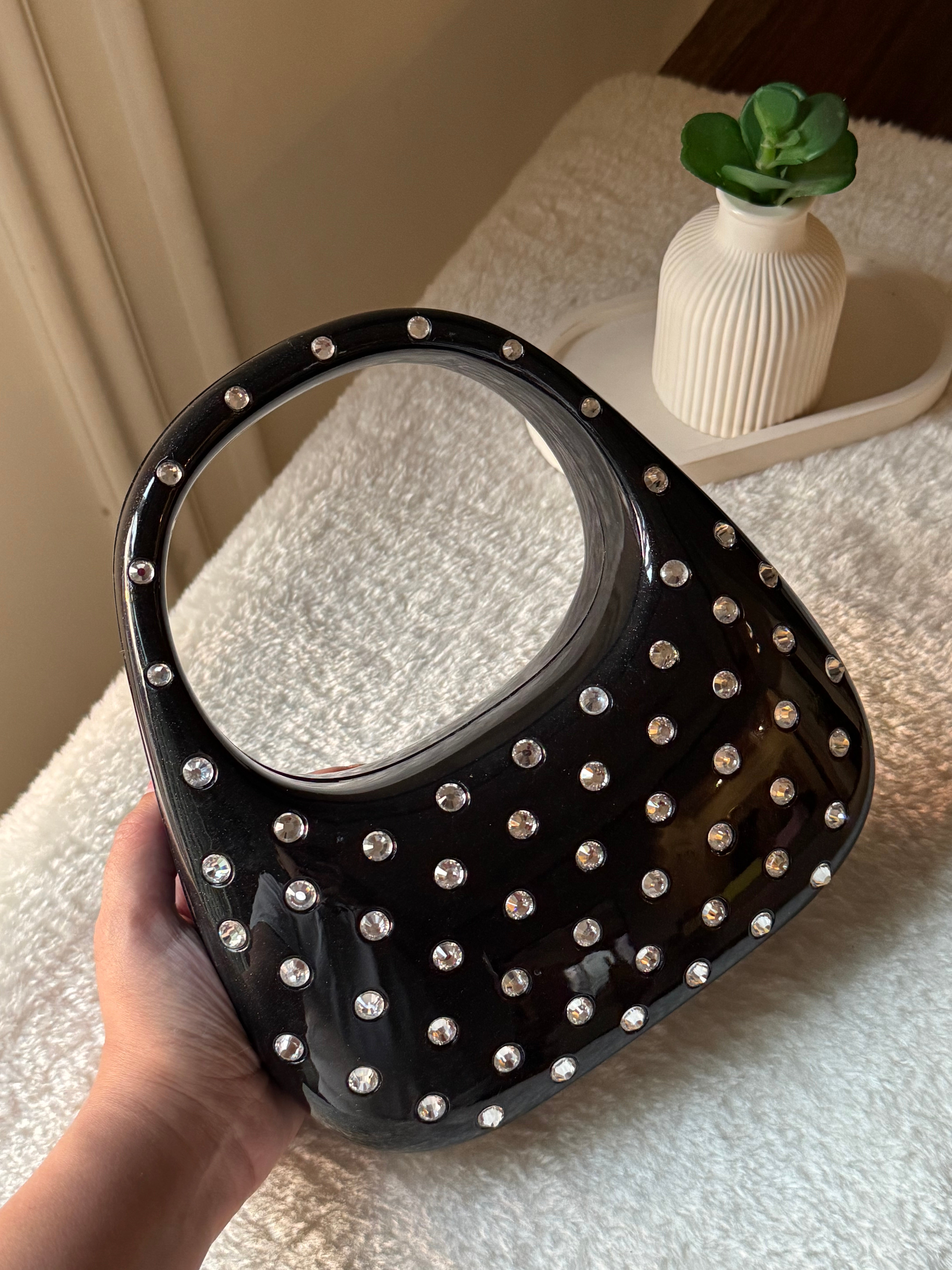 Glimmer Clutch (Black) with Long Chain