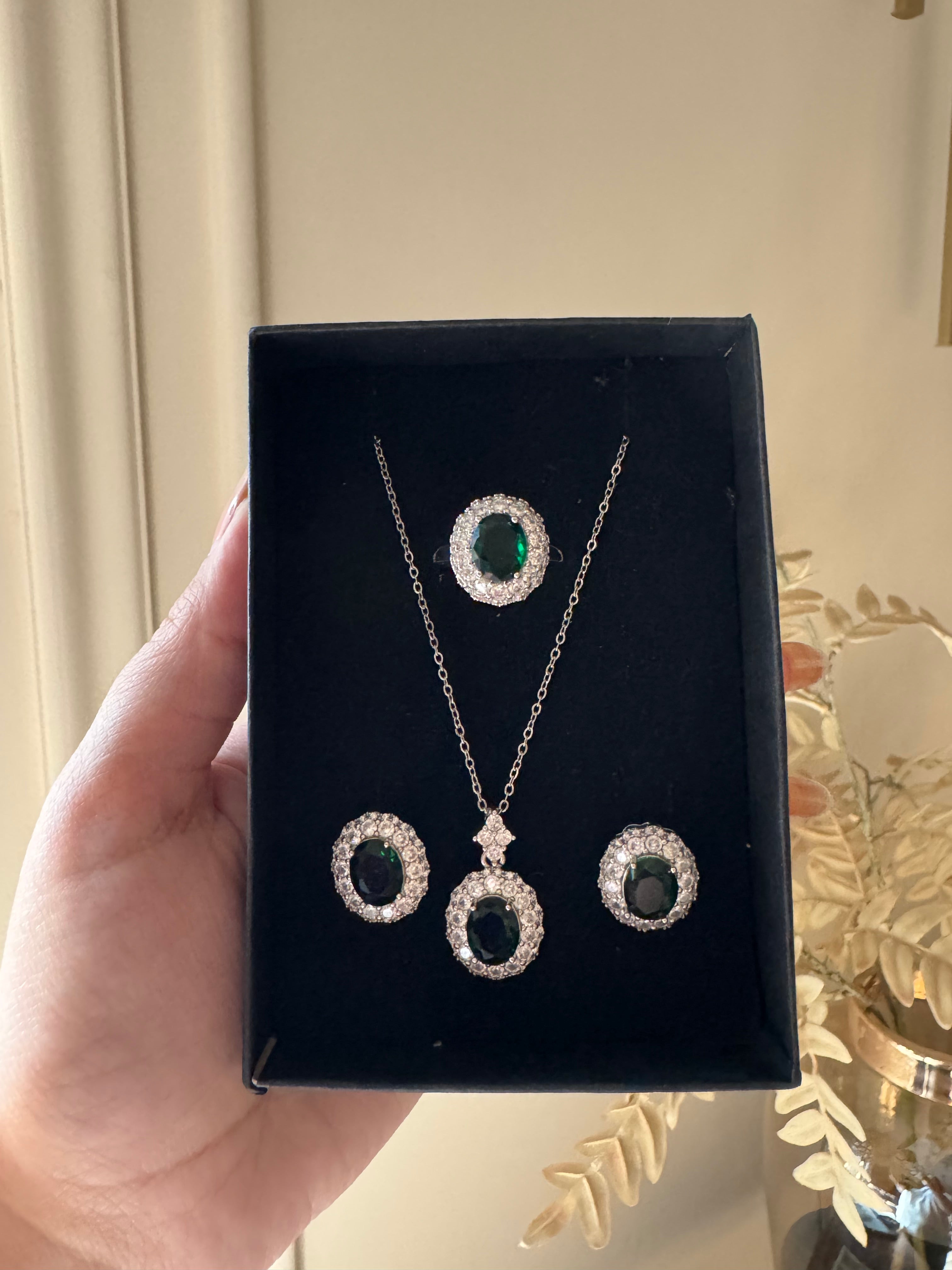 Emerald Green Set with Ring