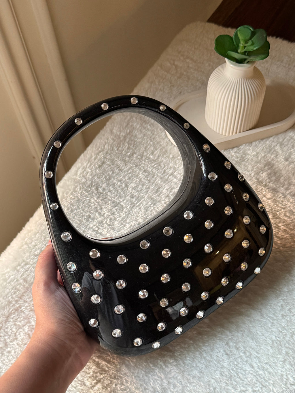 Glimmer Clutch (Black) with Long Chain