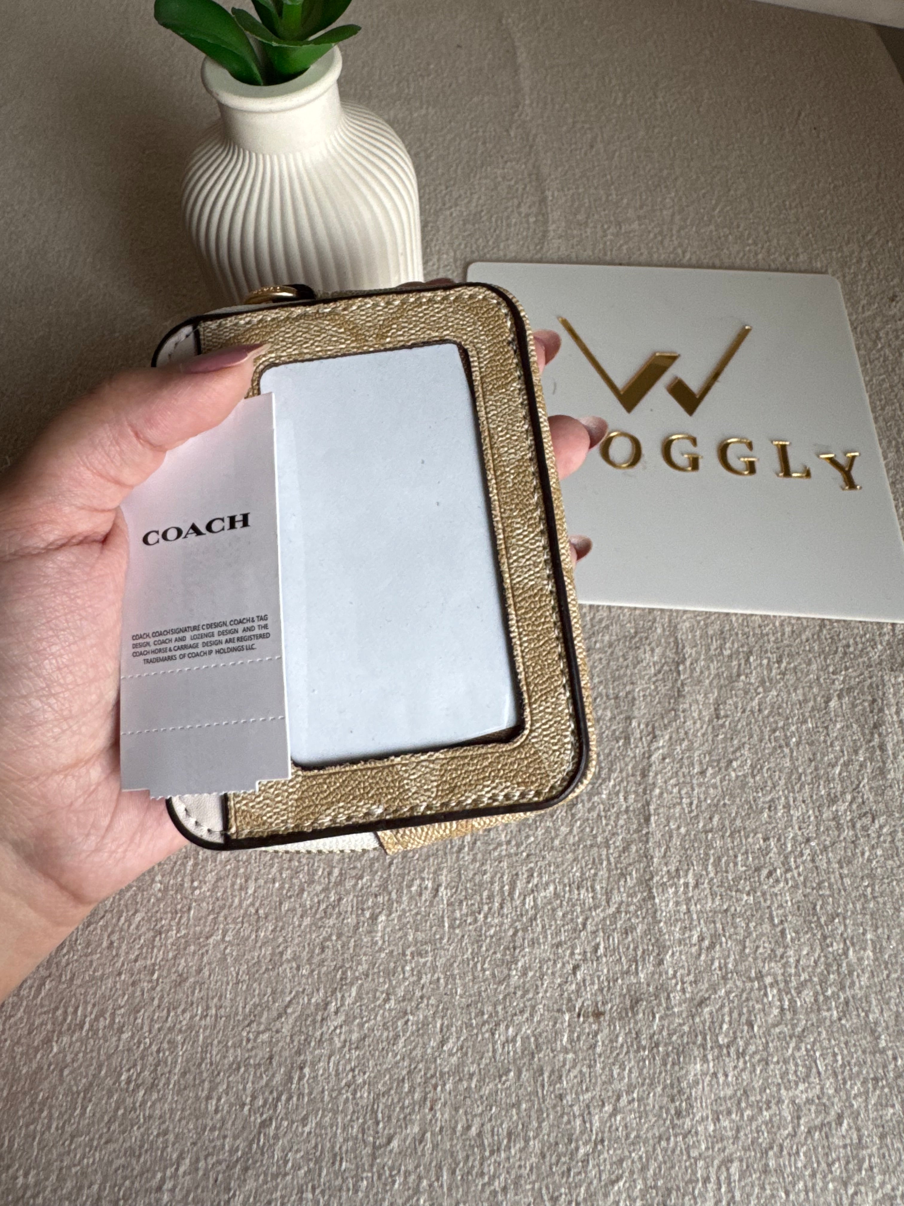 Coach Zip Card Case - Apricot White