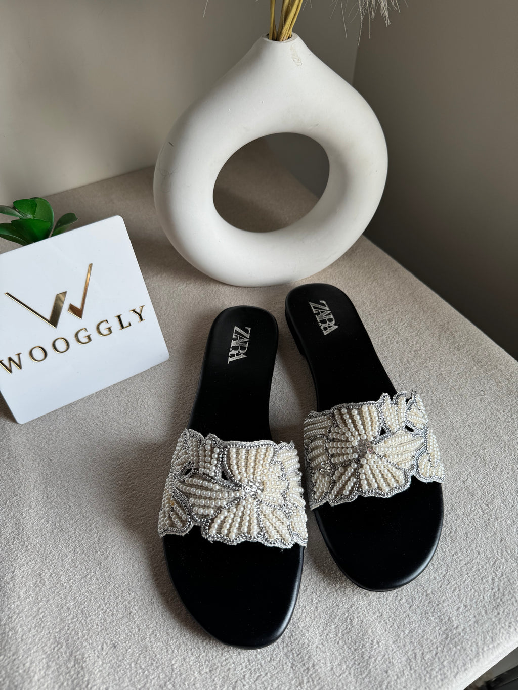 Zara Sugar Bloom Slides - Black