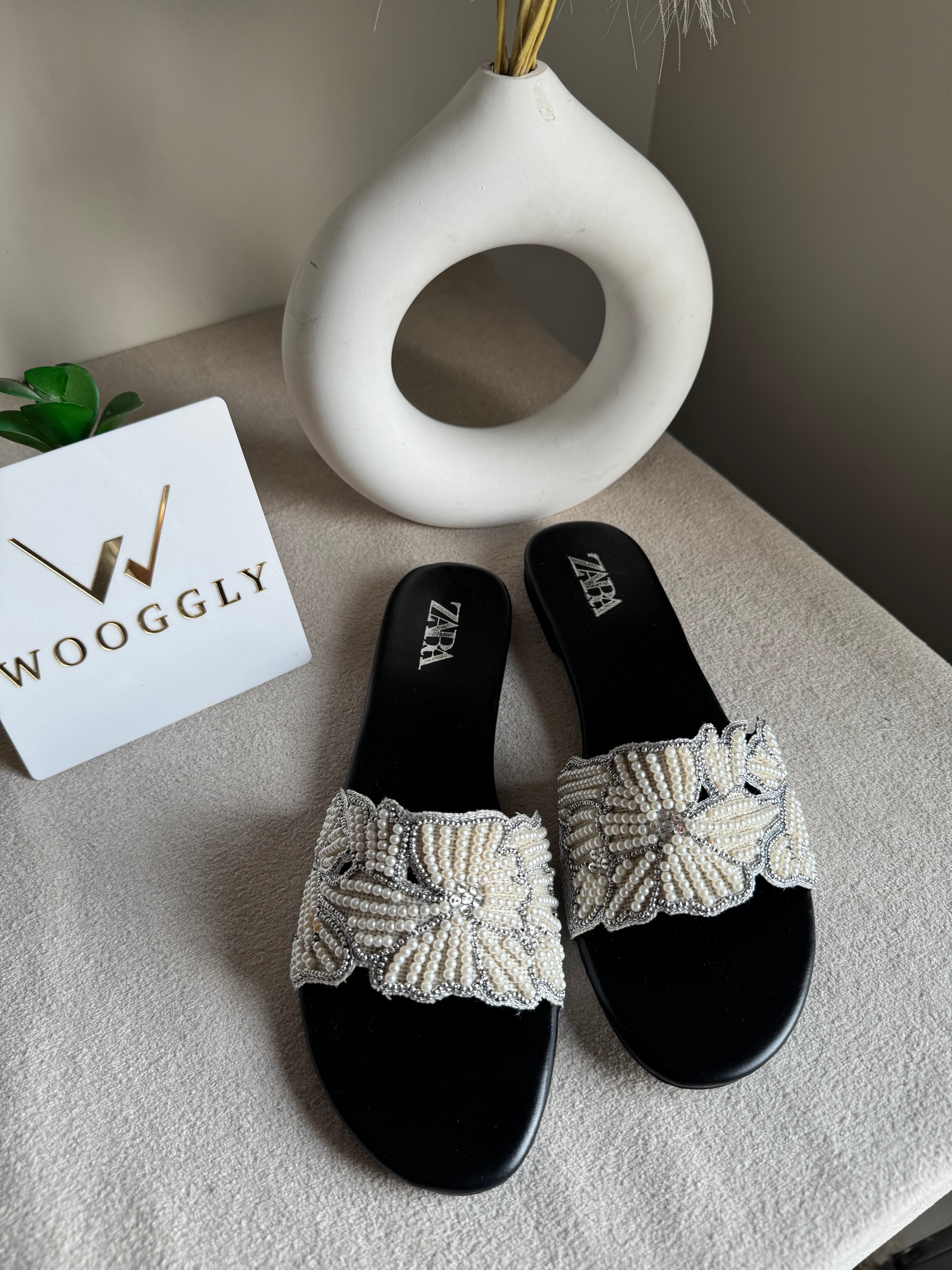 Zara Sugar Bloom Slides - Black