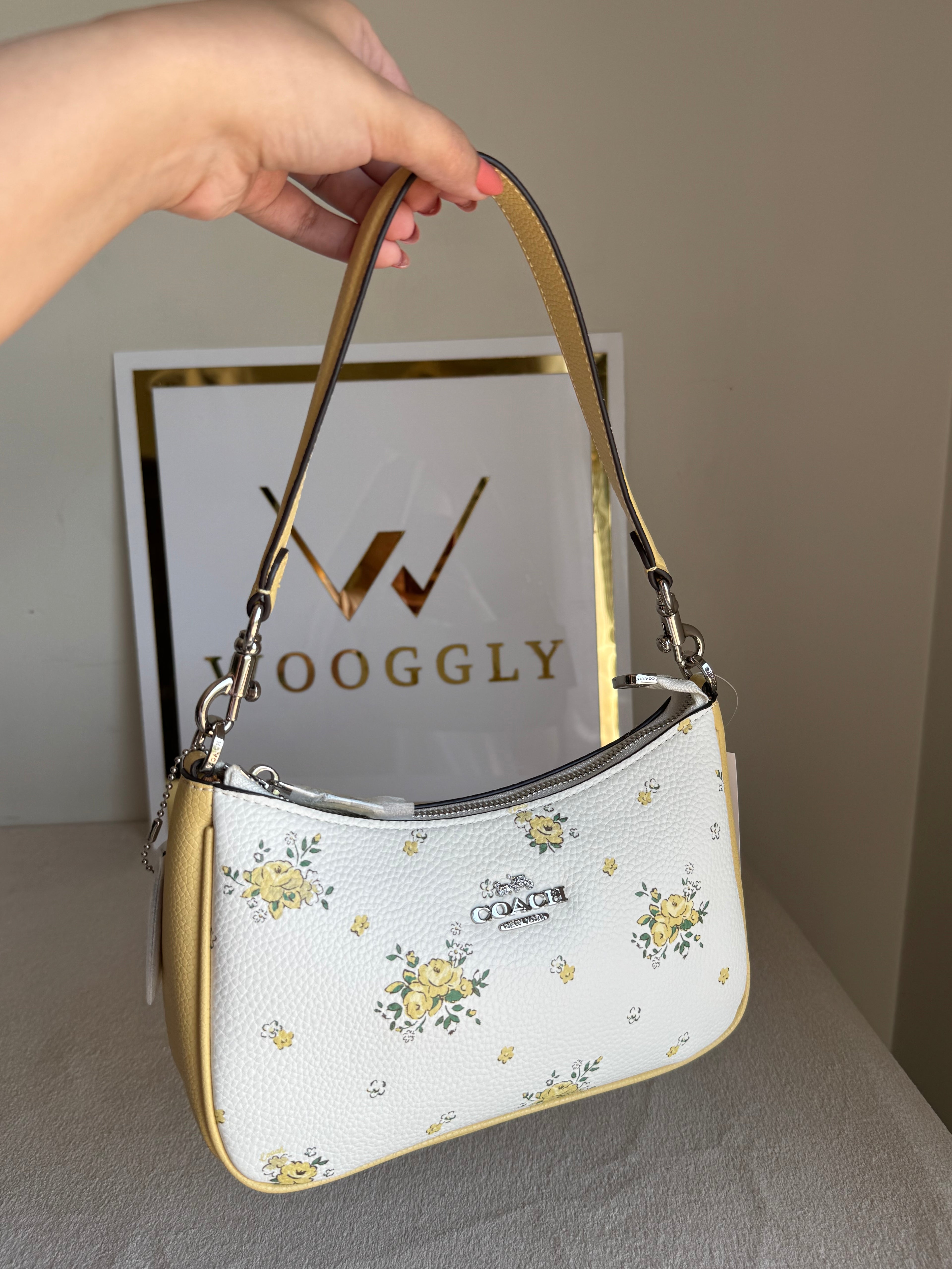 COACH TERI PREMIUM (Viral Butter Yellow) - MAGNETIC BOX PACKING