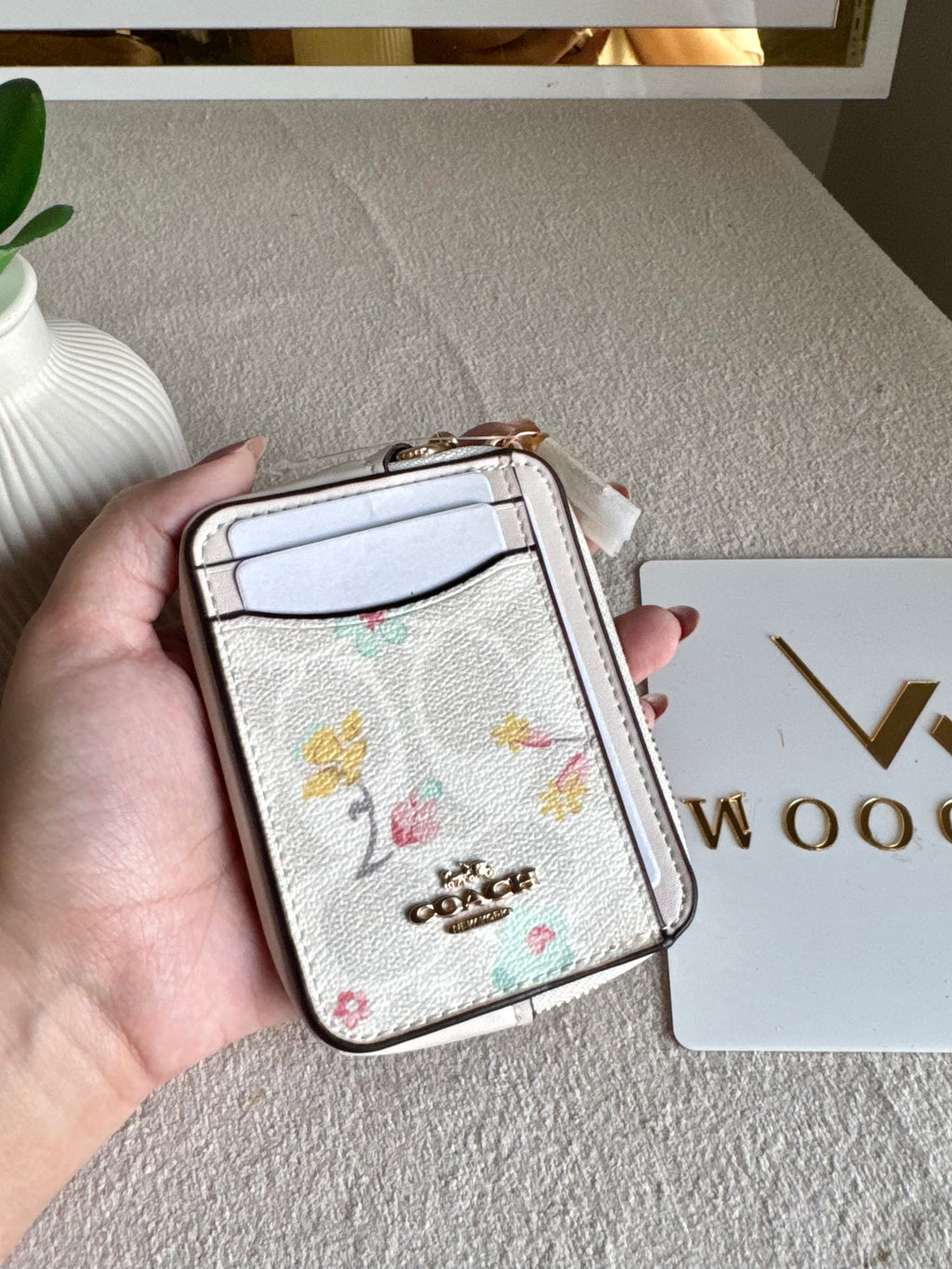Coach Zip Card Case - Cute White Floral