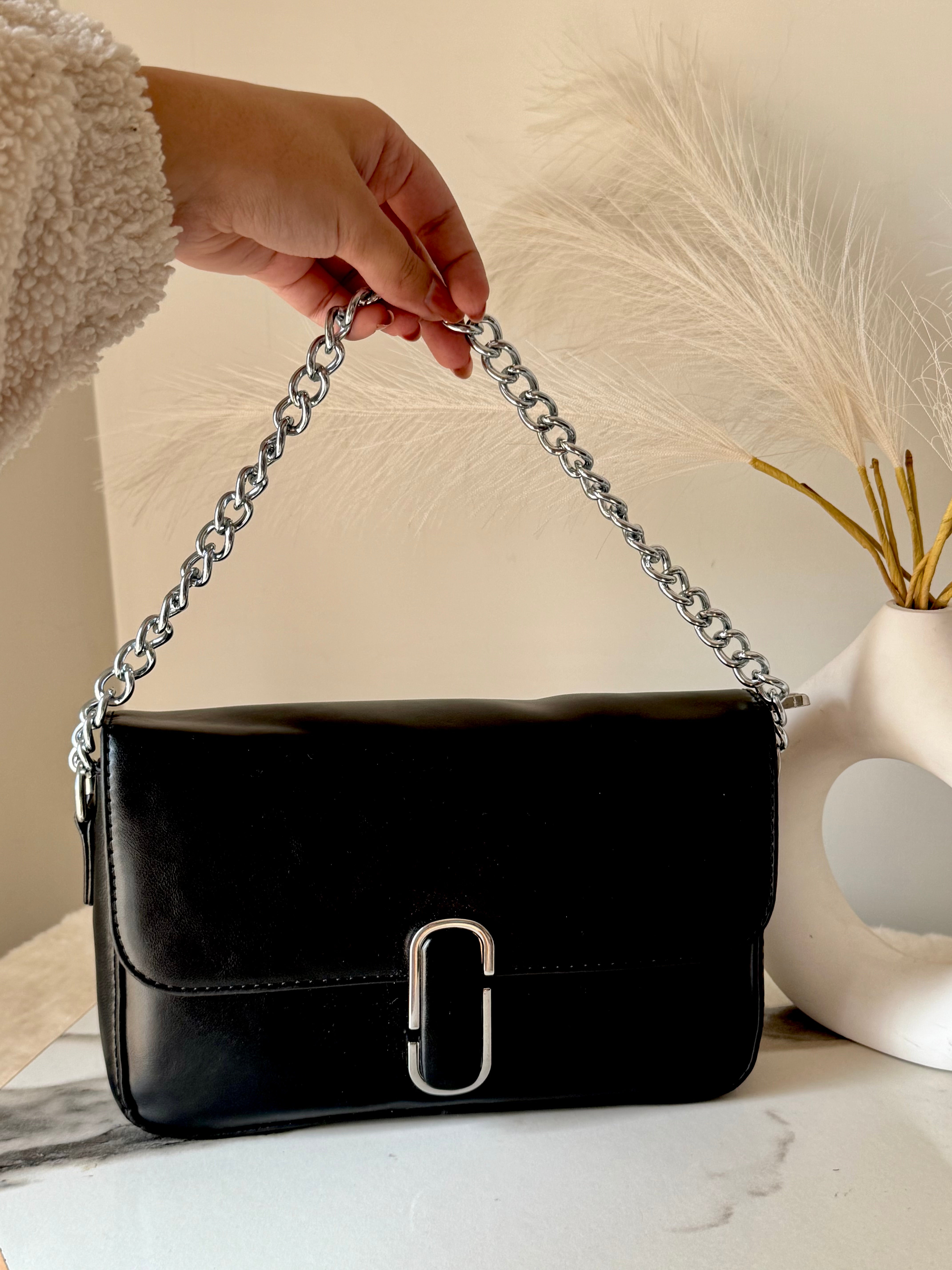 Magnificient Black Bag