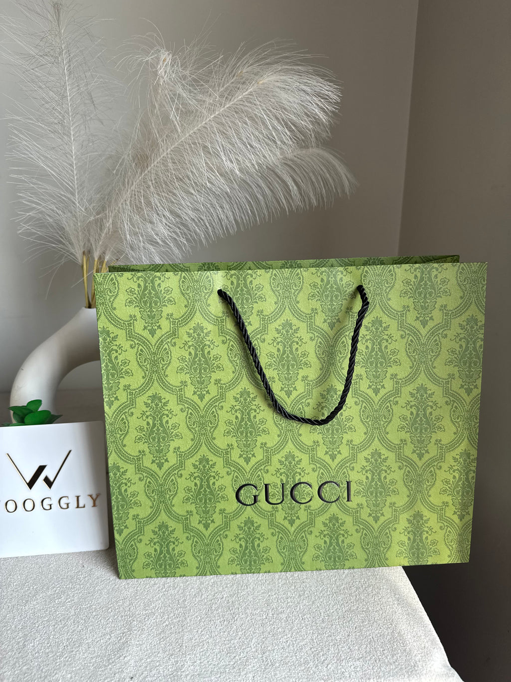Gift Bag - Gucci - Medium (ONLY FOR PICK UP OR INDRIVE CUSTOMERS IN LAHORE)