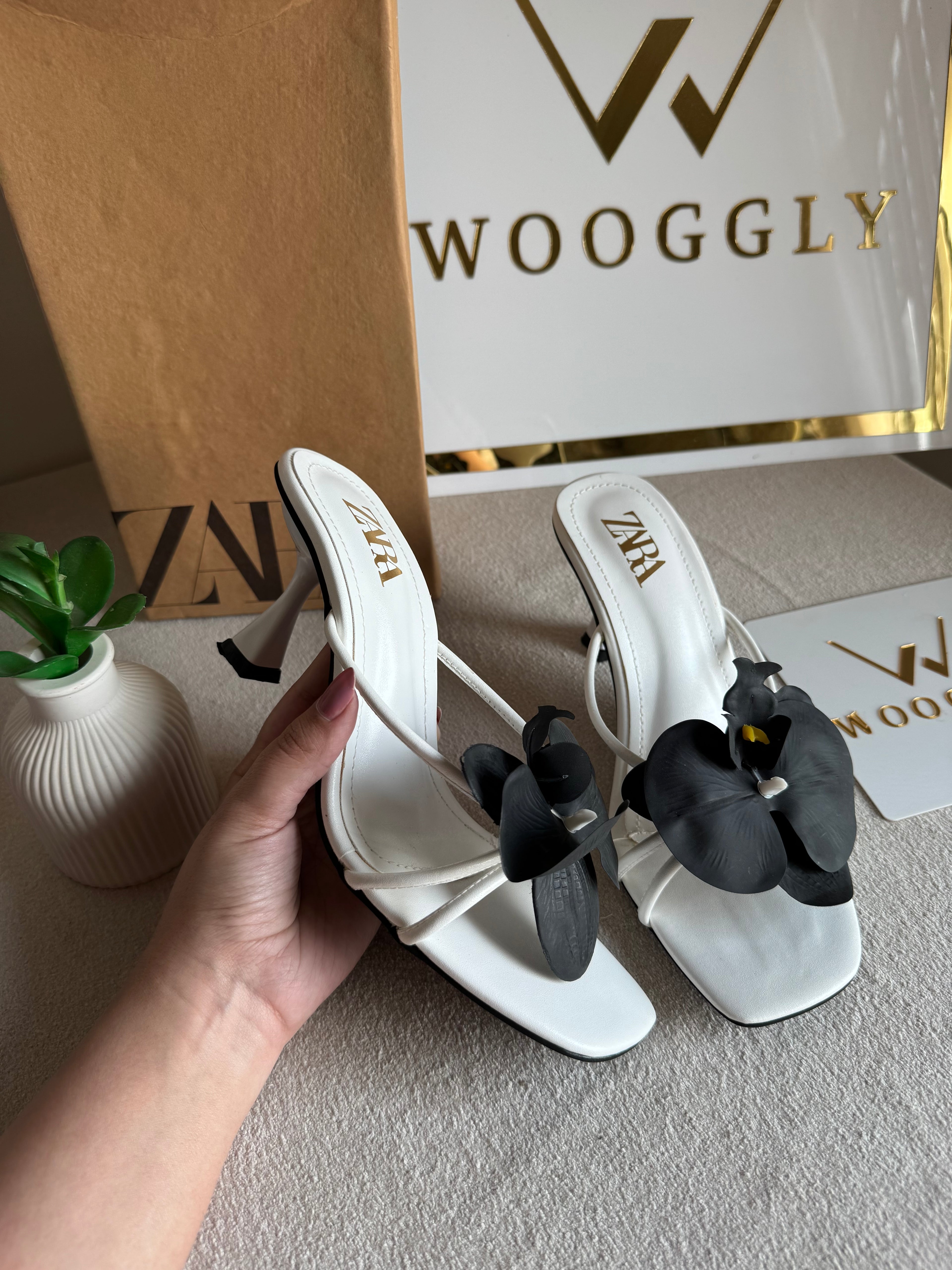 Zara Flower Heels WHITE WITH BLACK with Brand Box