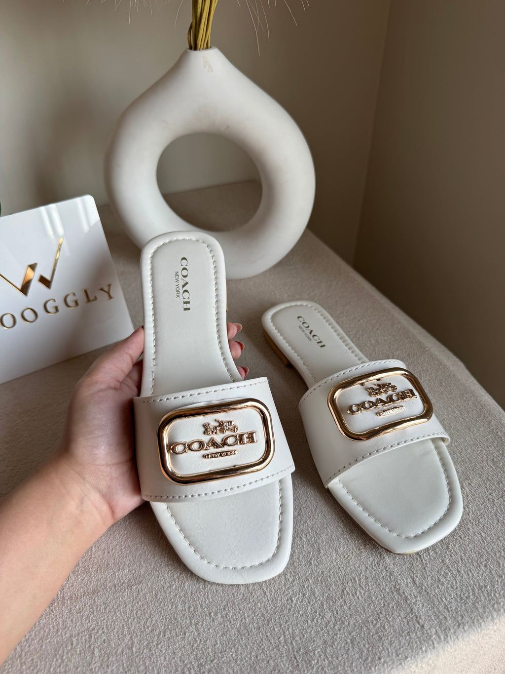 Minimal Coach Slides - White