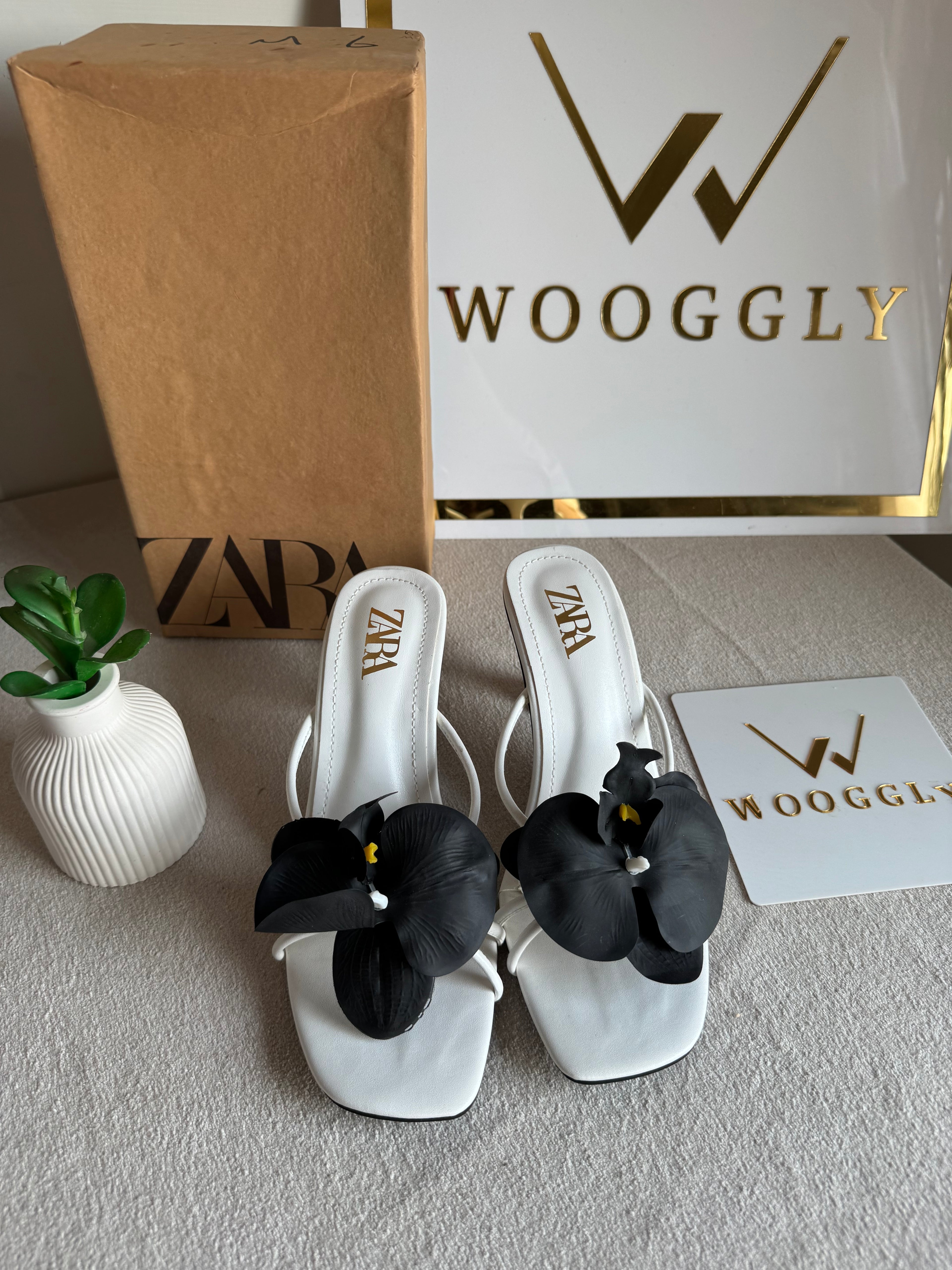 Zara Flower Heels WHITE WITH BLACK with Brand Box