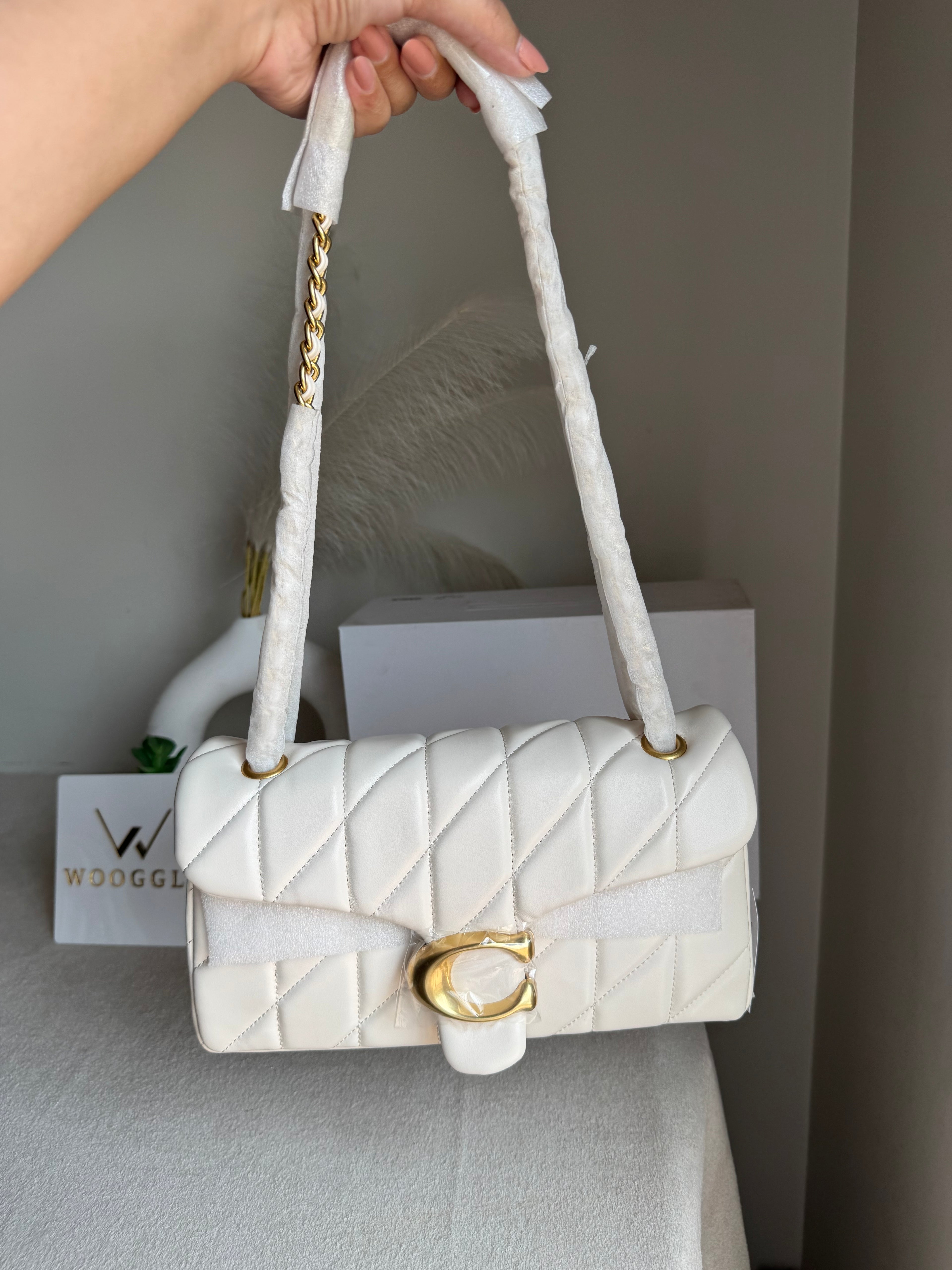 Quilted Tabby EXTREMELY PREMIUM (White) - BOX PACKING