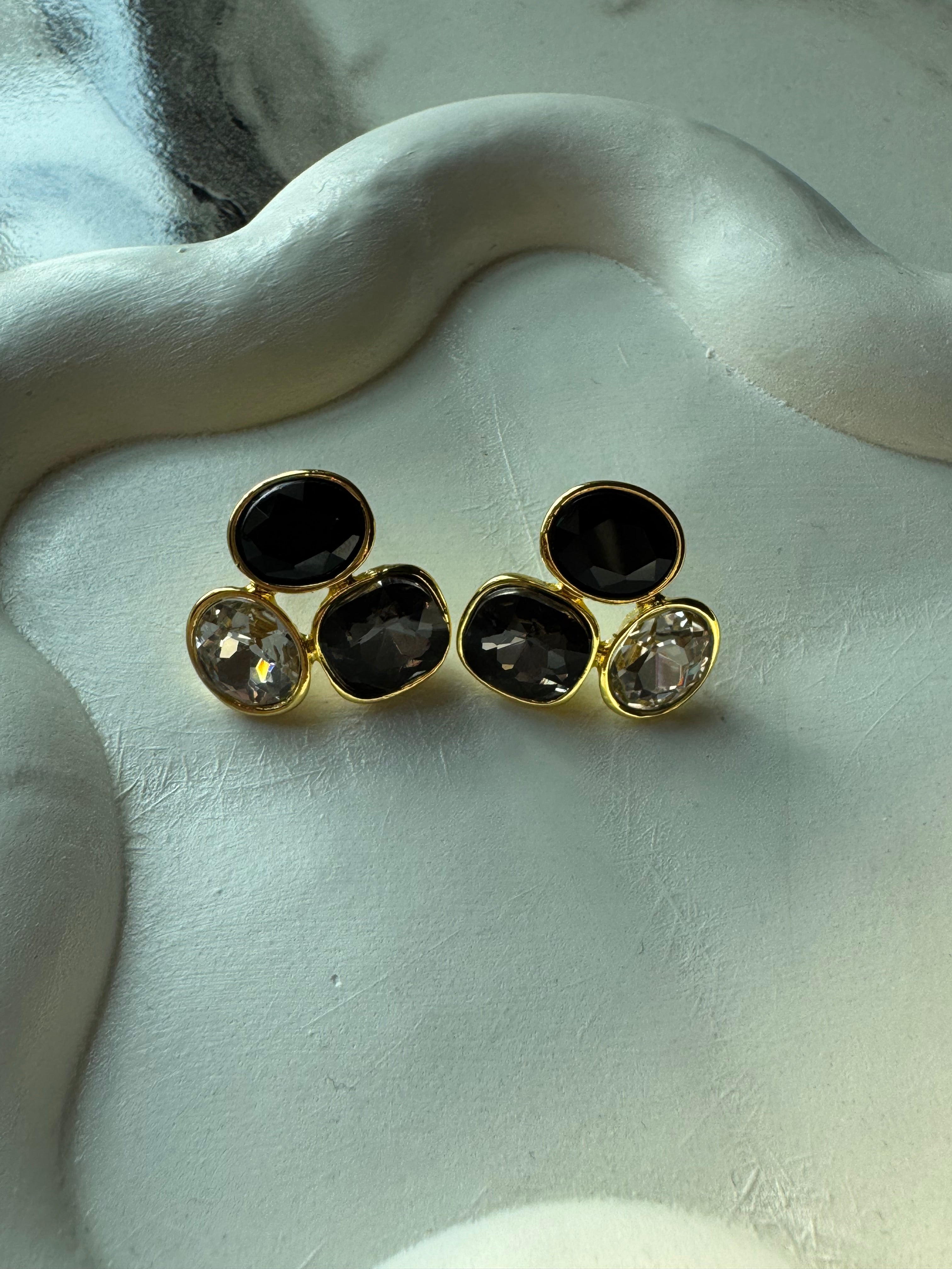 Mira Black Earrings