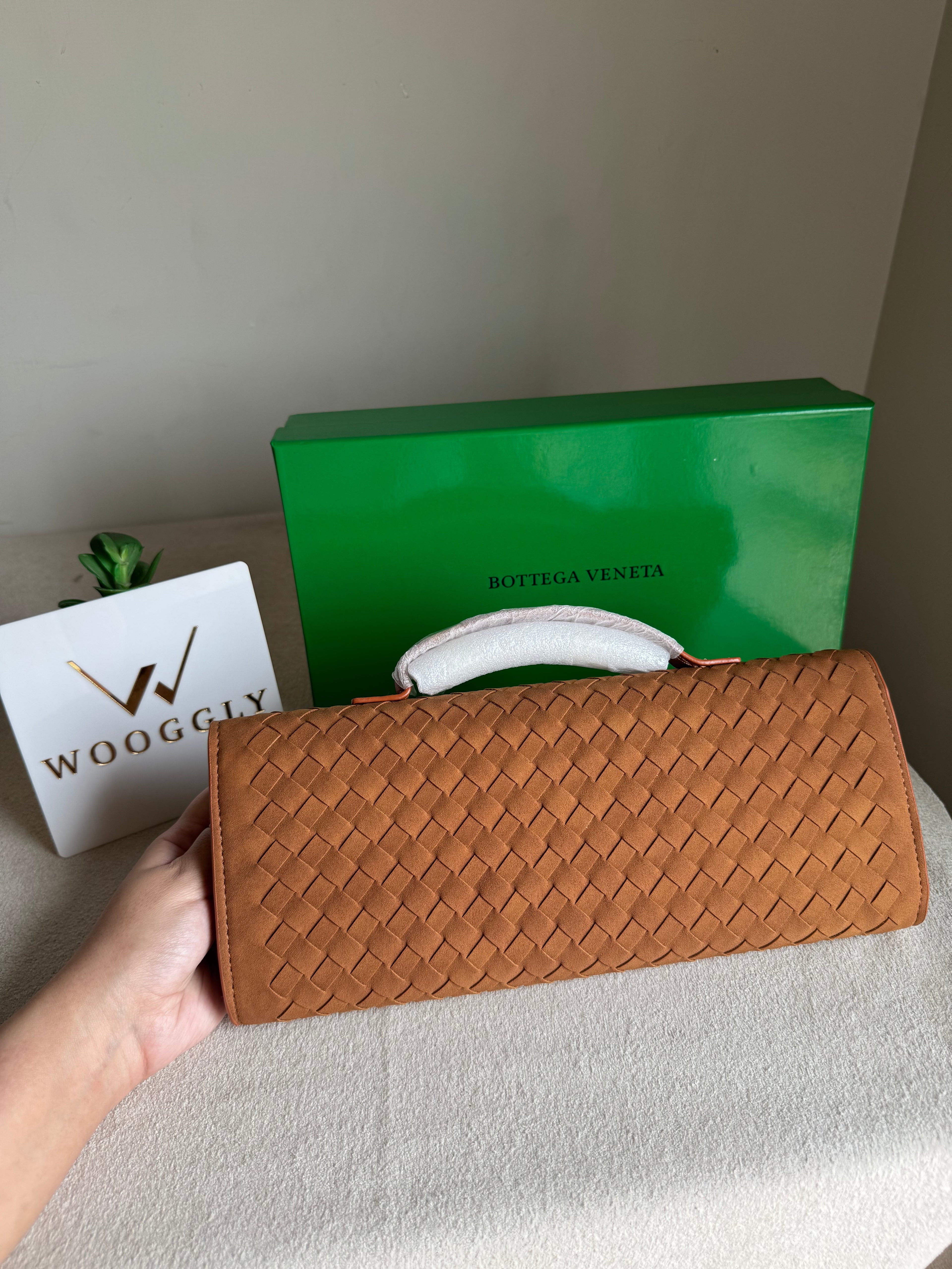 Premium Bottega Veneta Viral Bag with BOX Packing - Suede Brown
