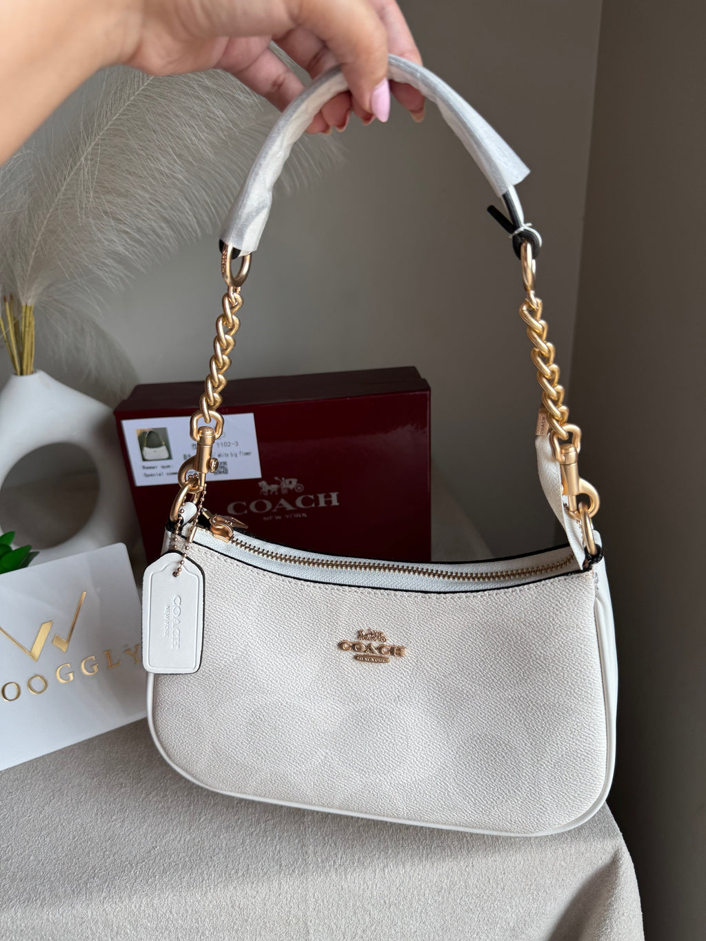 COACH TERI PREMIUM (White) - BOX PACKING
