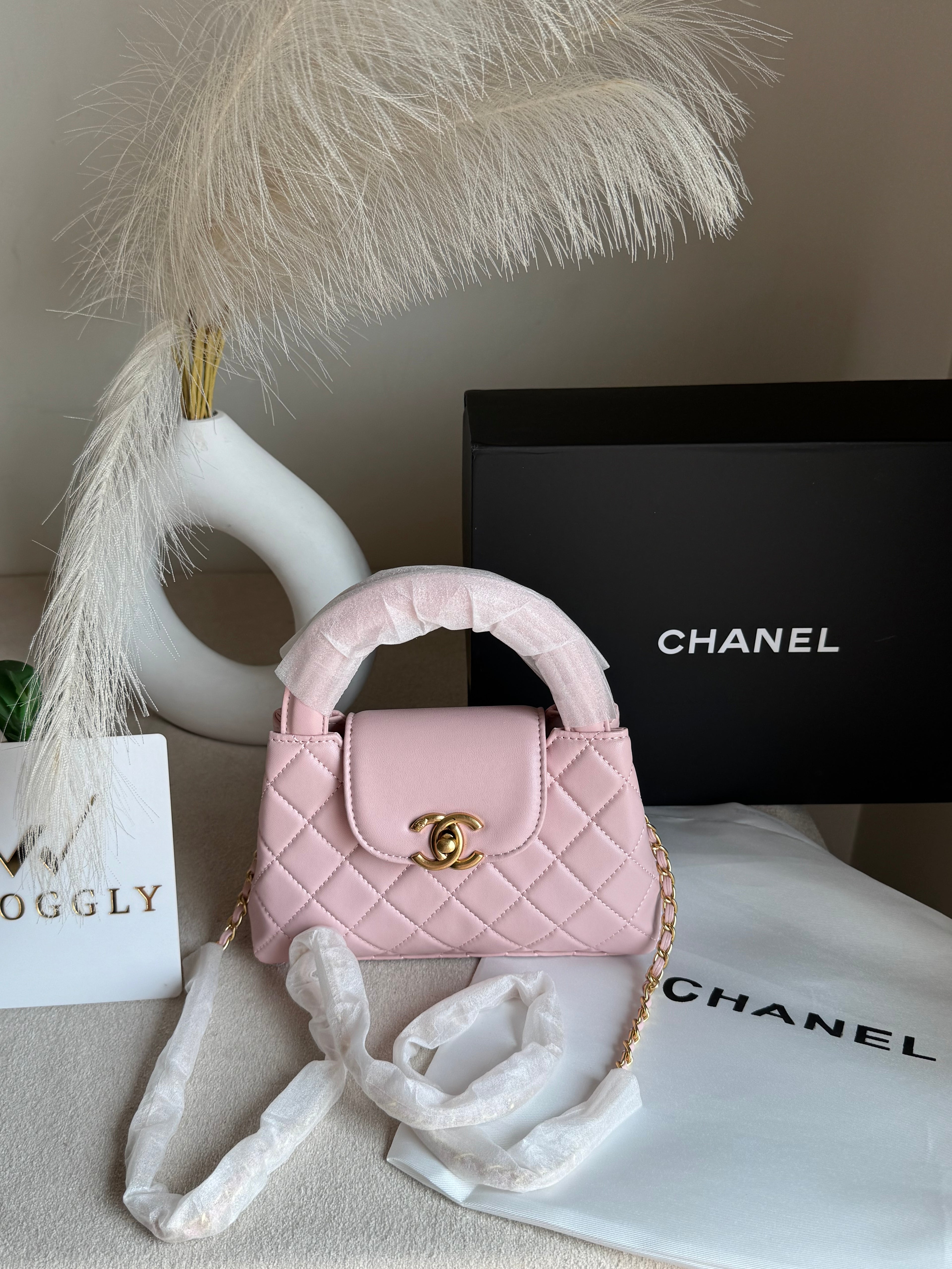 CH Premium Viral Quilted Bag – Pink with Box Packaging