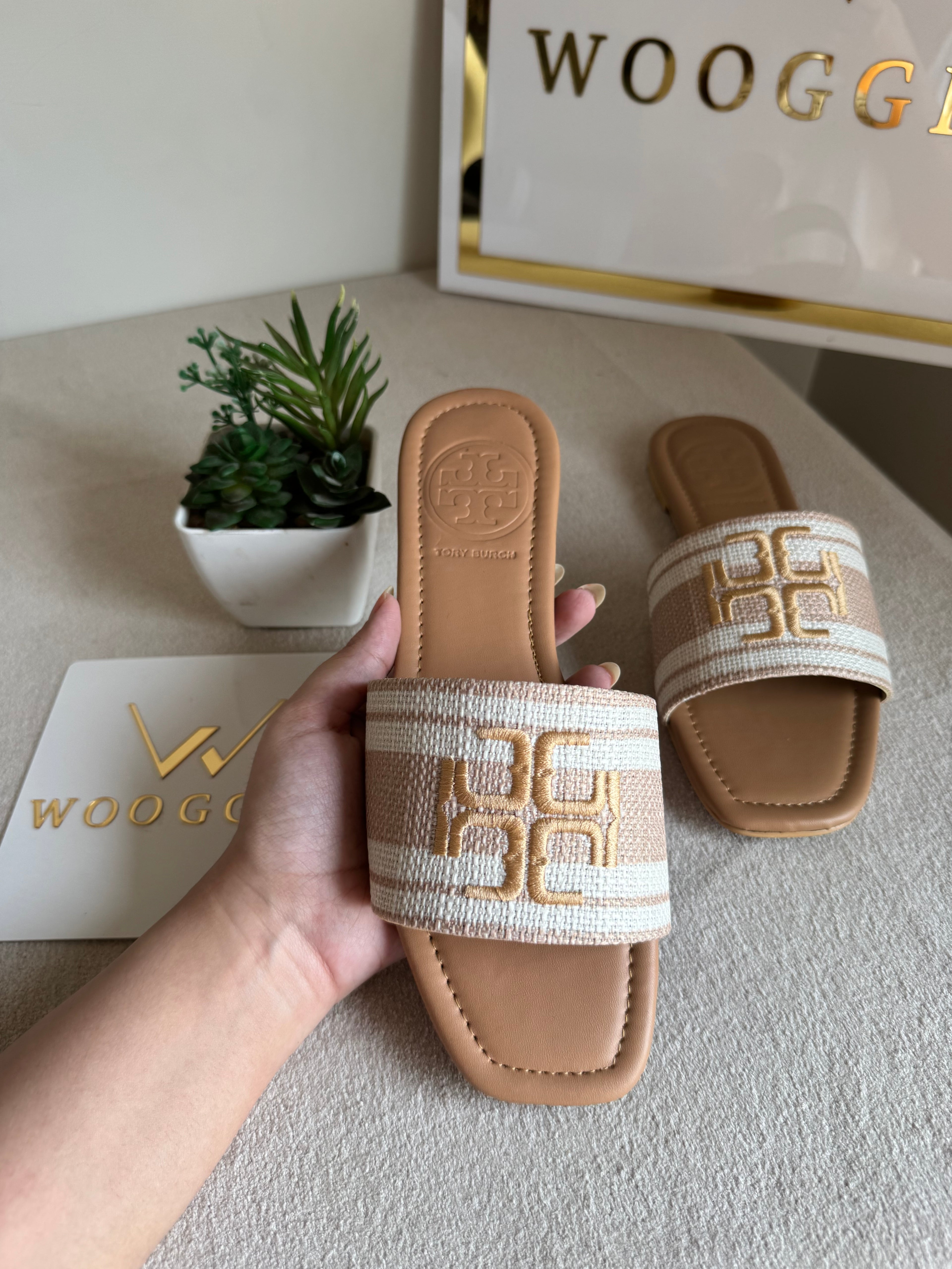 Tory Burch Nyra Slides - Beige