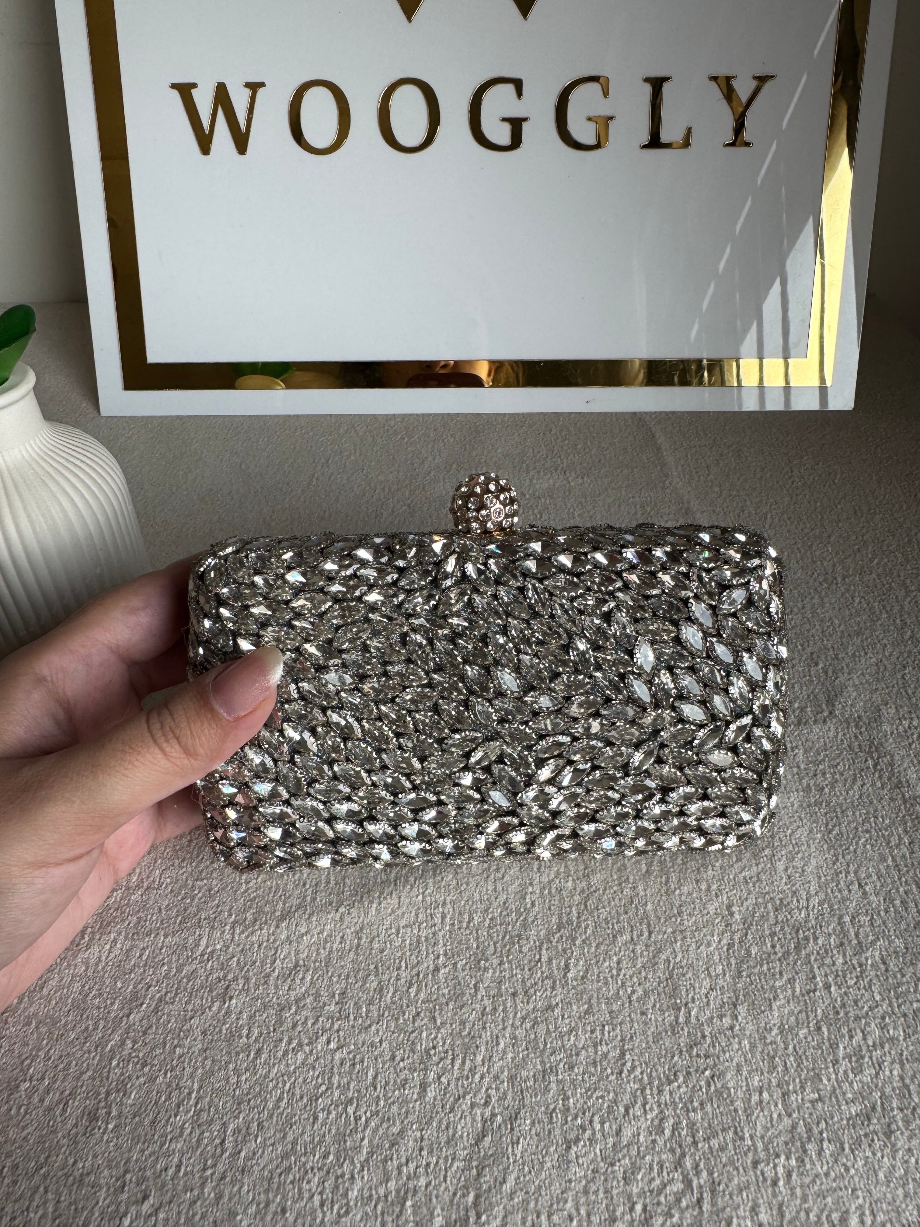 Alyzeh Clutch (Silver)