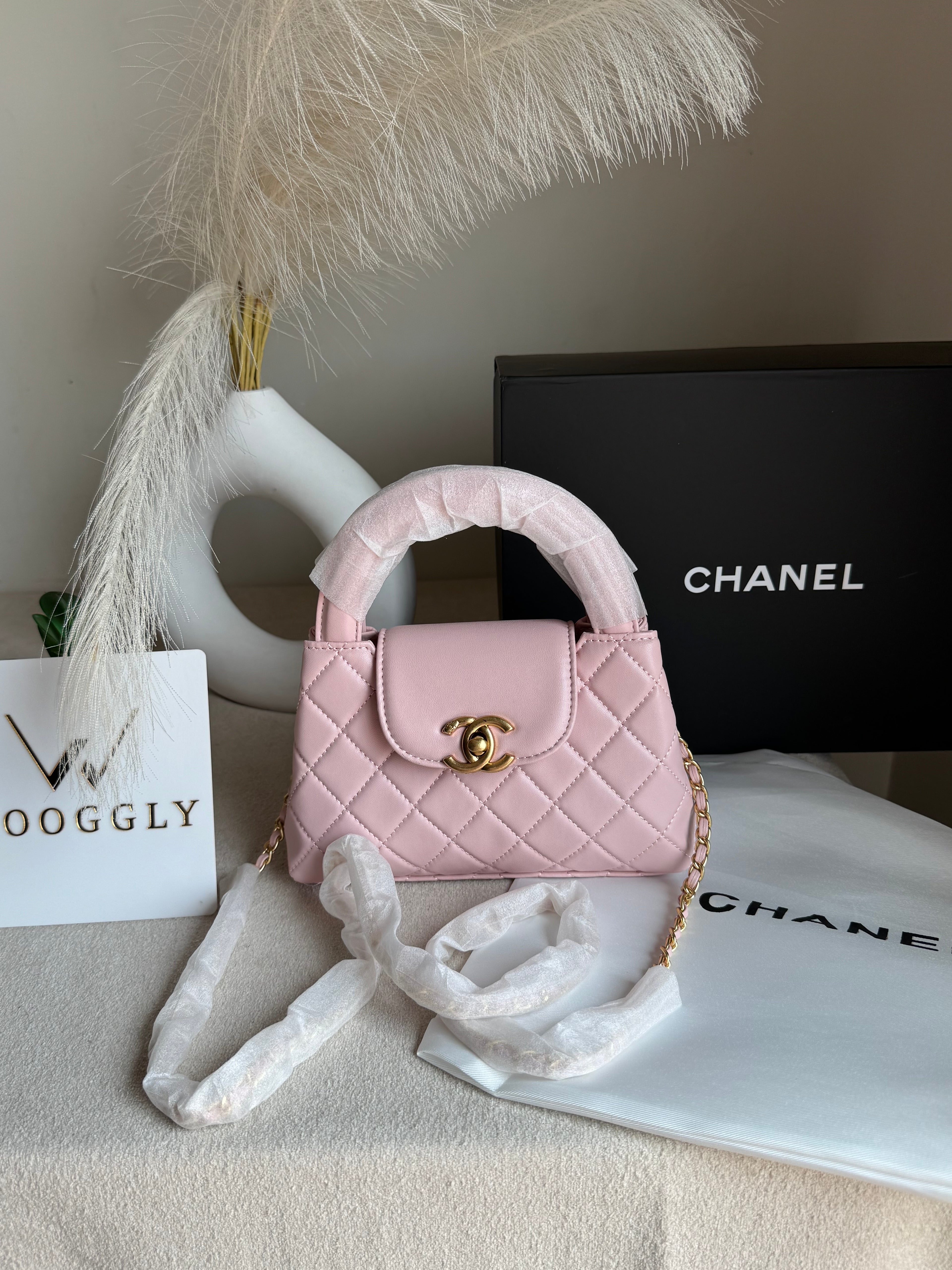 CH Premium Viral Quilted Bag – Pink with Box Packaging