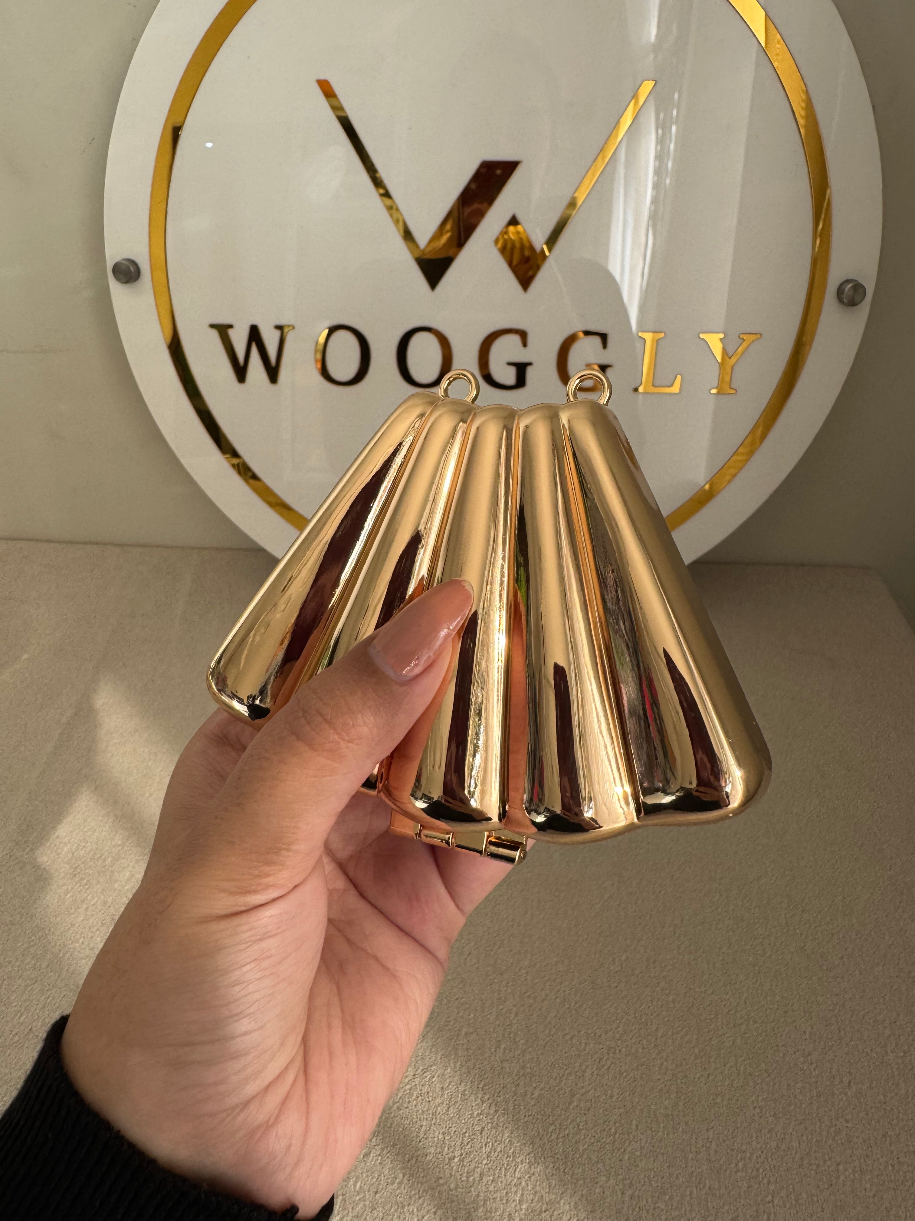 Metallic Classy Shell Clutch with Chain - Mini Gold