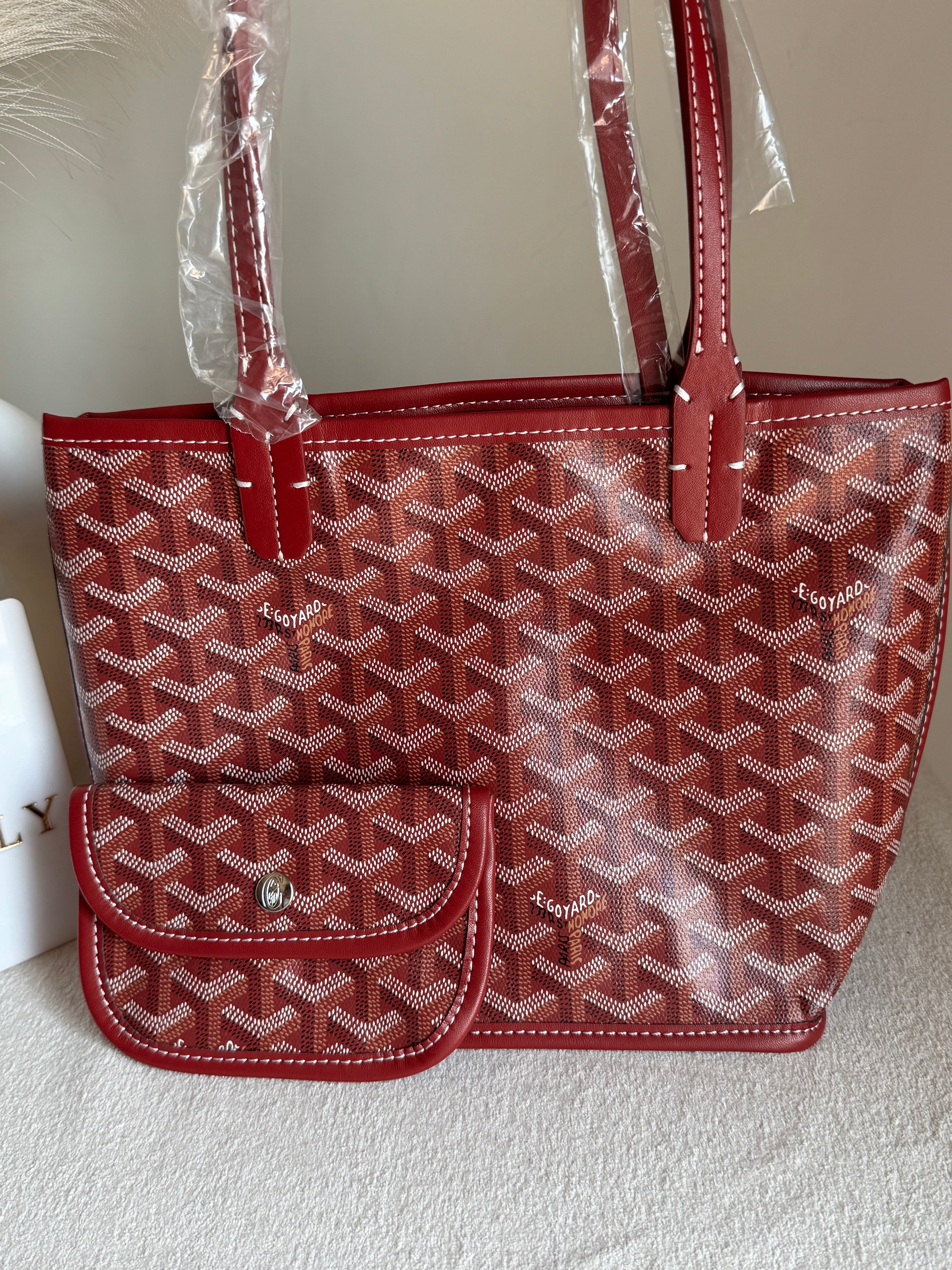 Go Yard Tote Bag - Maroon with Magnetic Box
