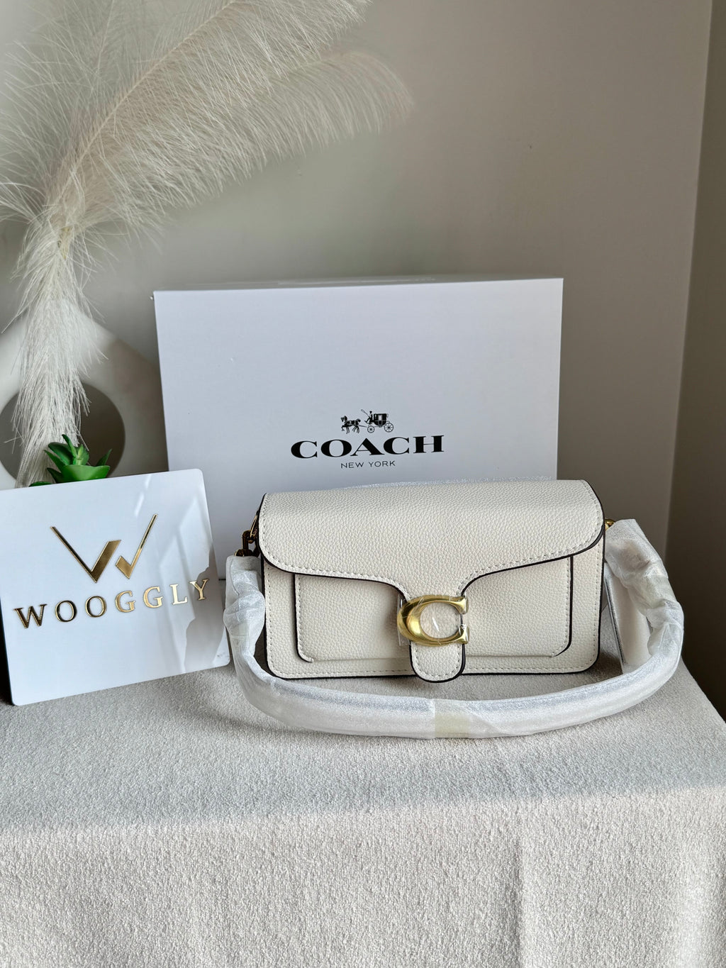 Coach TABBY Premium 20 (MINI) White - Magnetic BOX PACKING