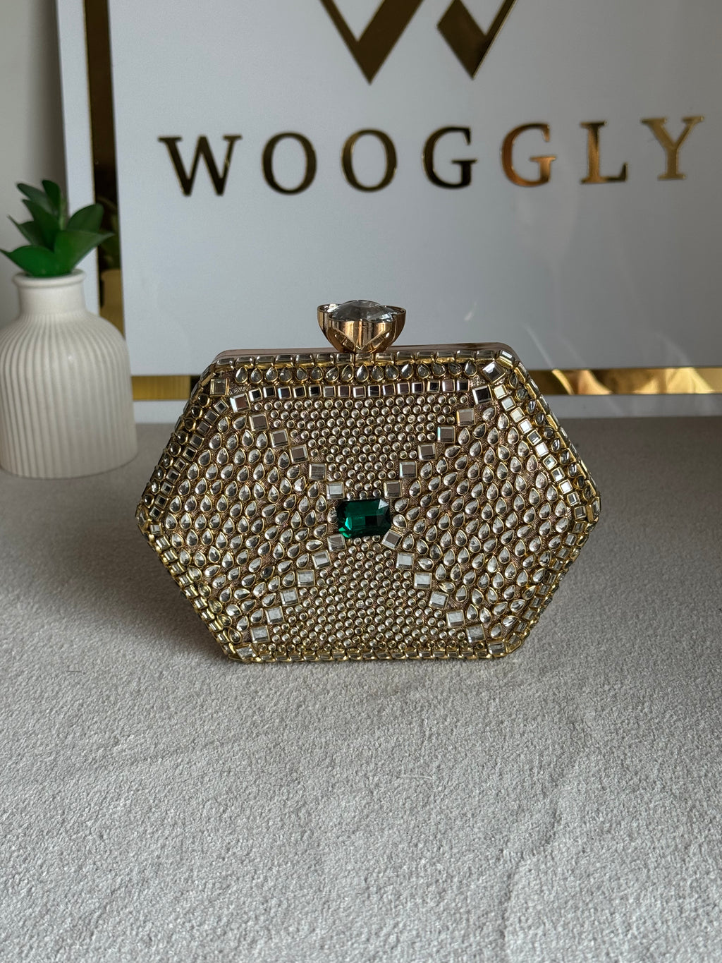 Gulnaar Kundan Clutch - Green Stone