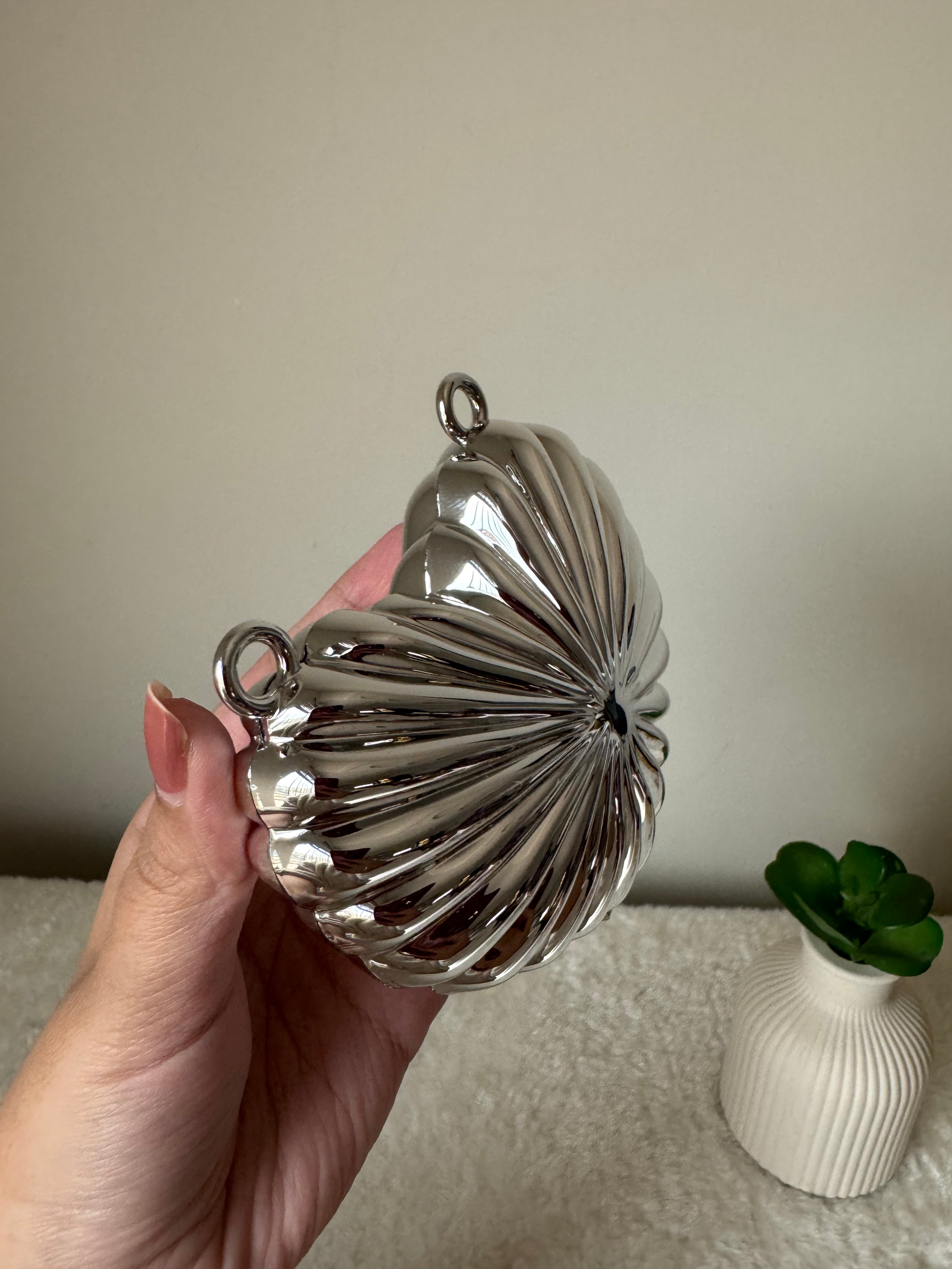 Acrylic Heart Clutch - Silver with Chain