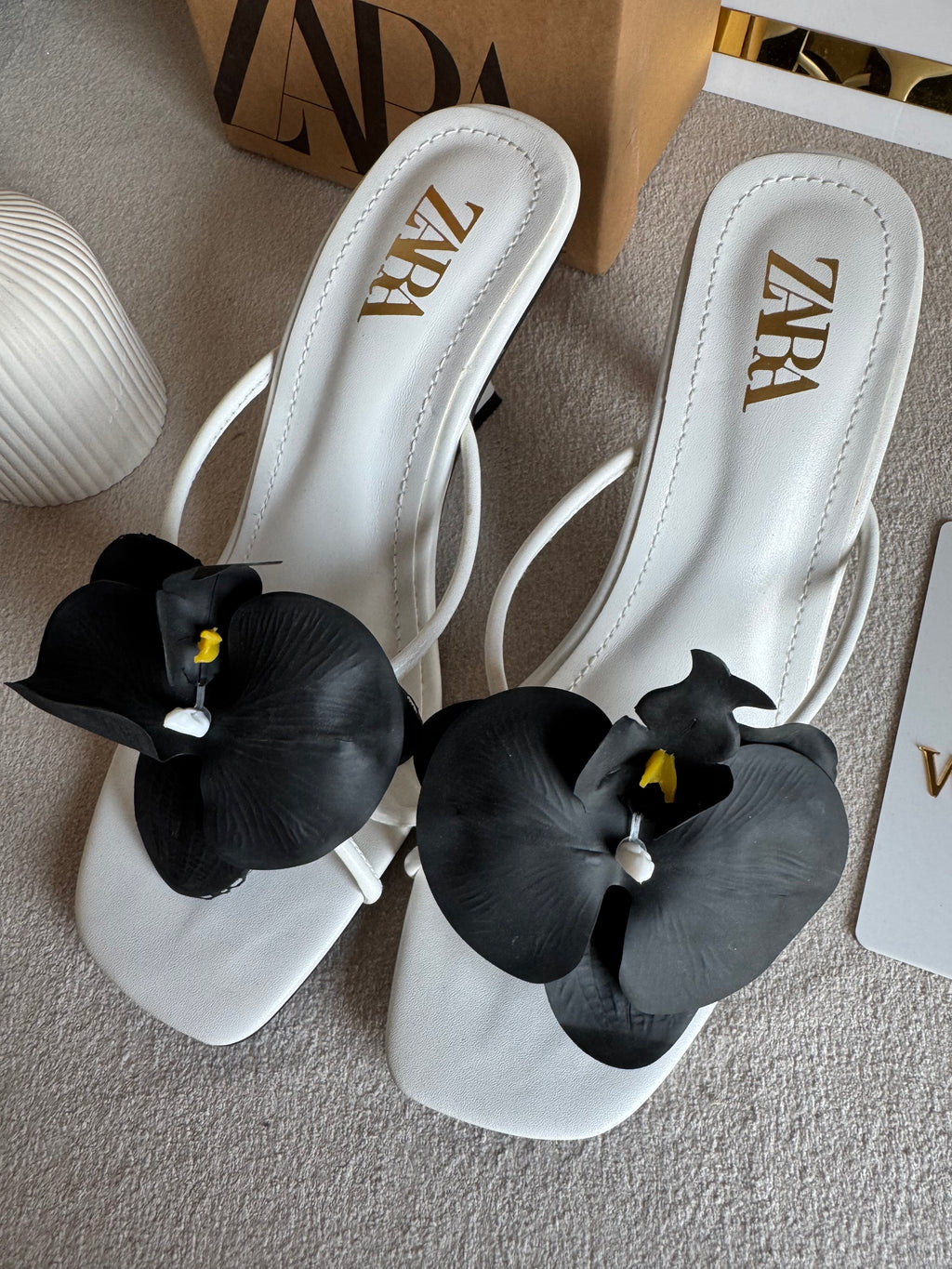 Zara Flower Heels WHITE WITH BLACK with Brand Box