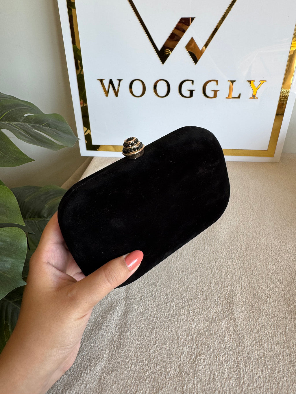 Zeenat Clutch - Black