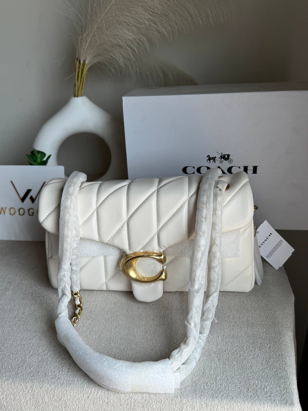 Quilted Tabby EXTREMELY PREMIUM (White) - BOX PACKING