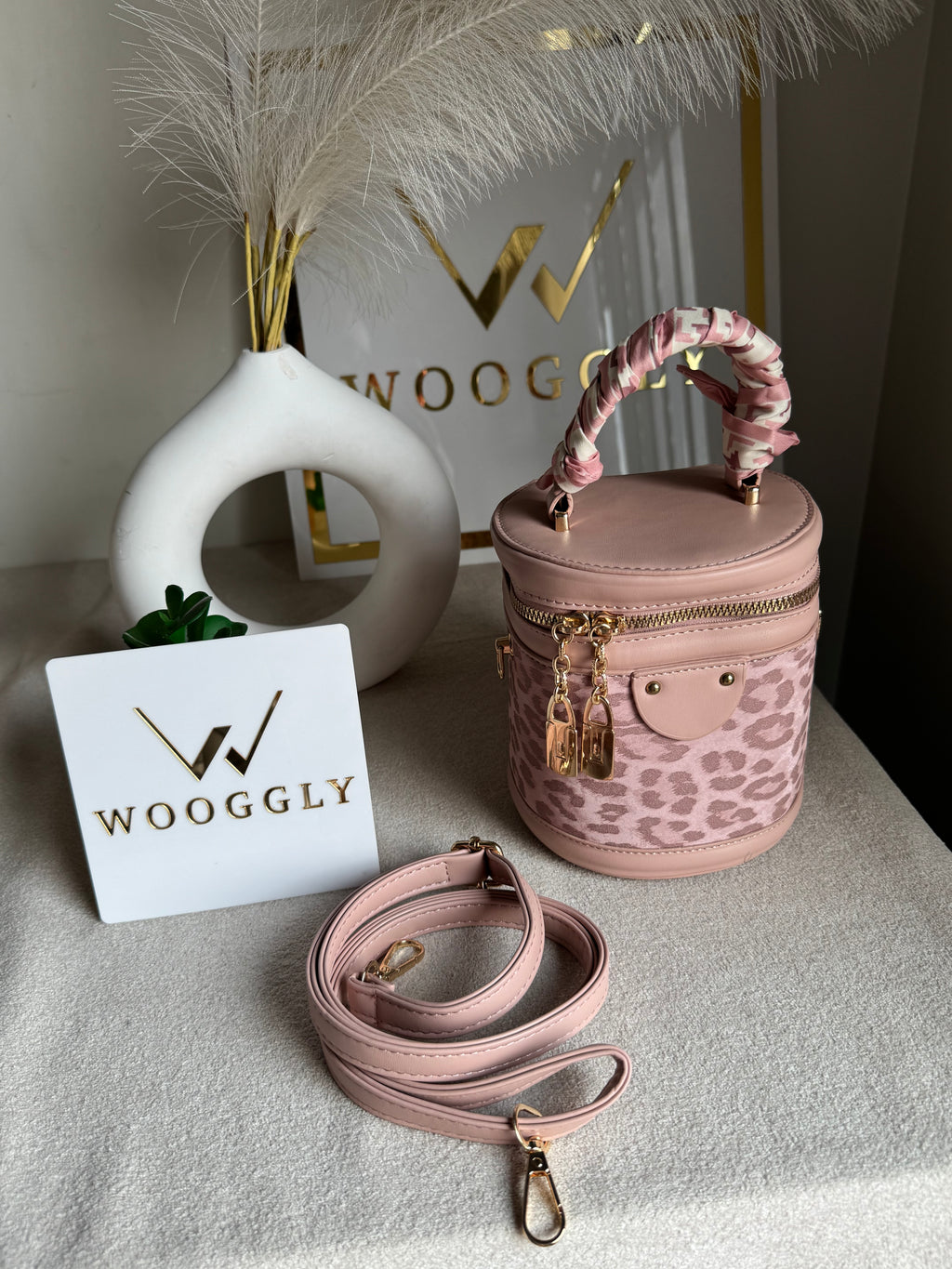 Cutest Crossbody Bag / Makeup Box Pink