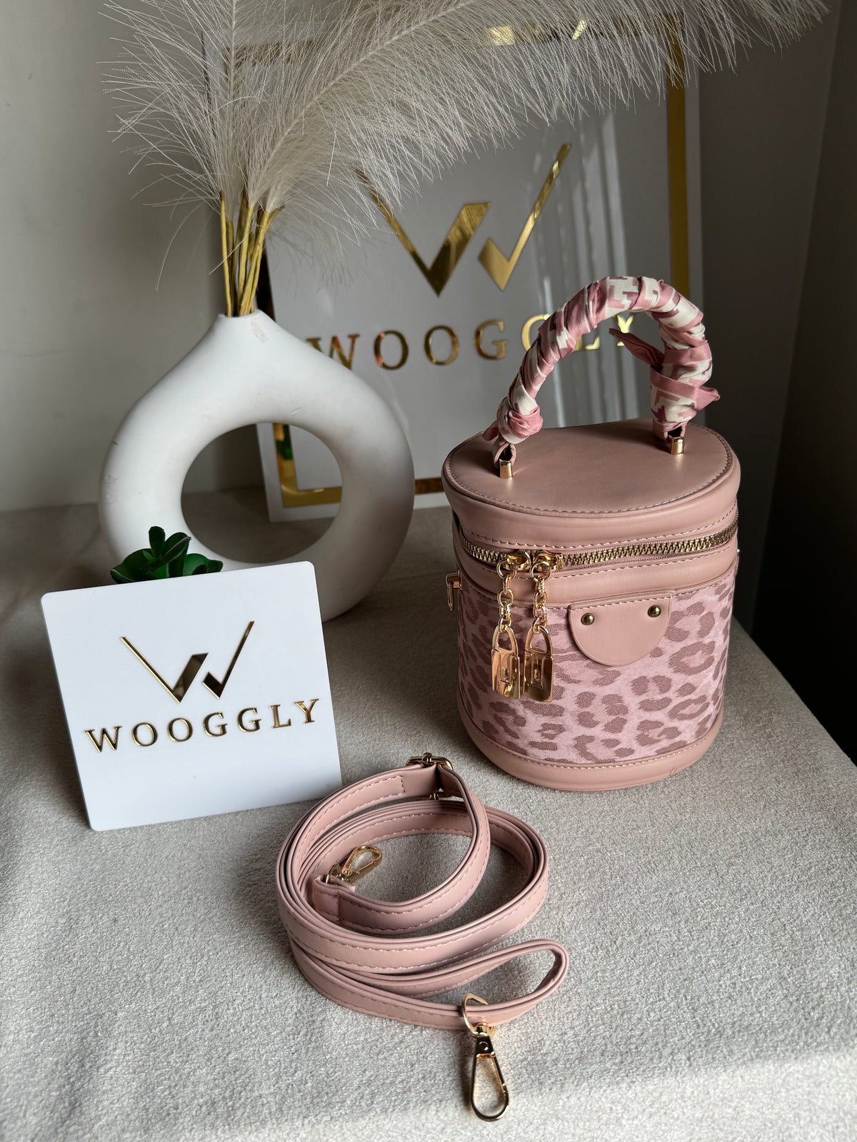 Cutest Crossbody Bag / Makeup Box Pink