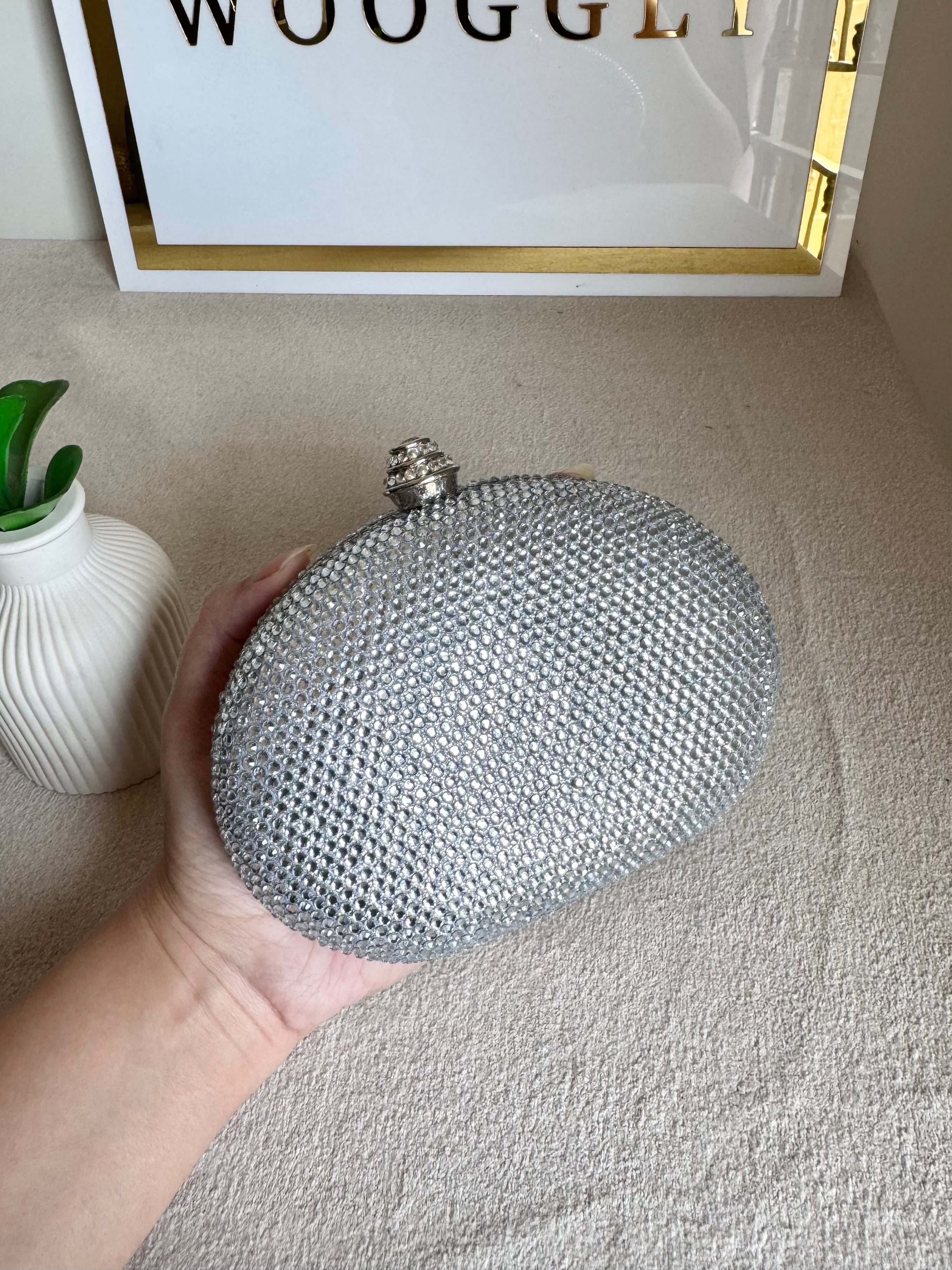 High Quality Luxe Statement Clutch - Silver