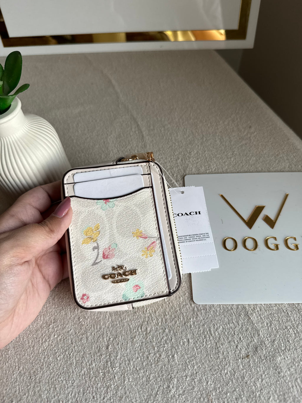 Coach Zip Card Case - Cute White Floral