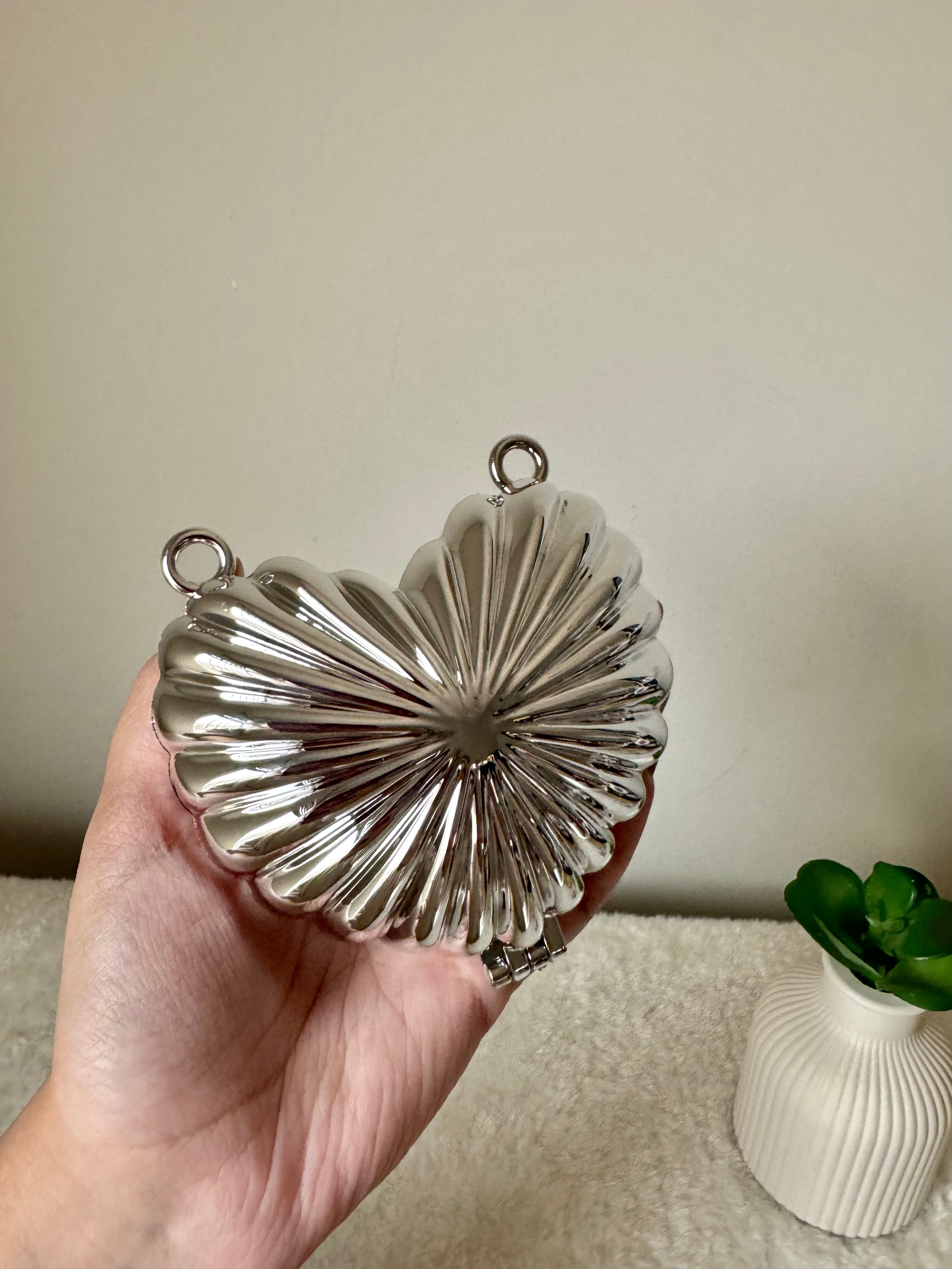 Metallic Heart Clutch - Silver with Chain