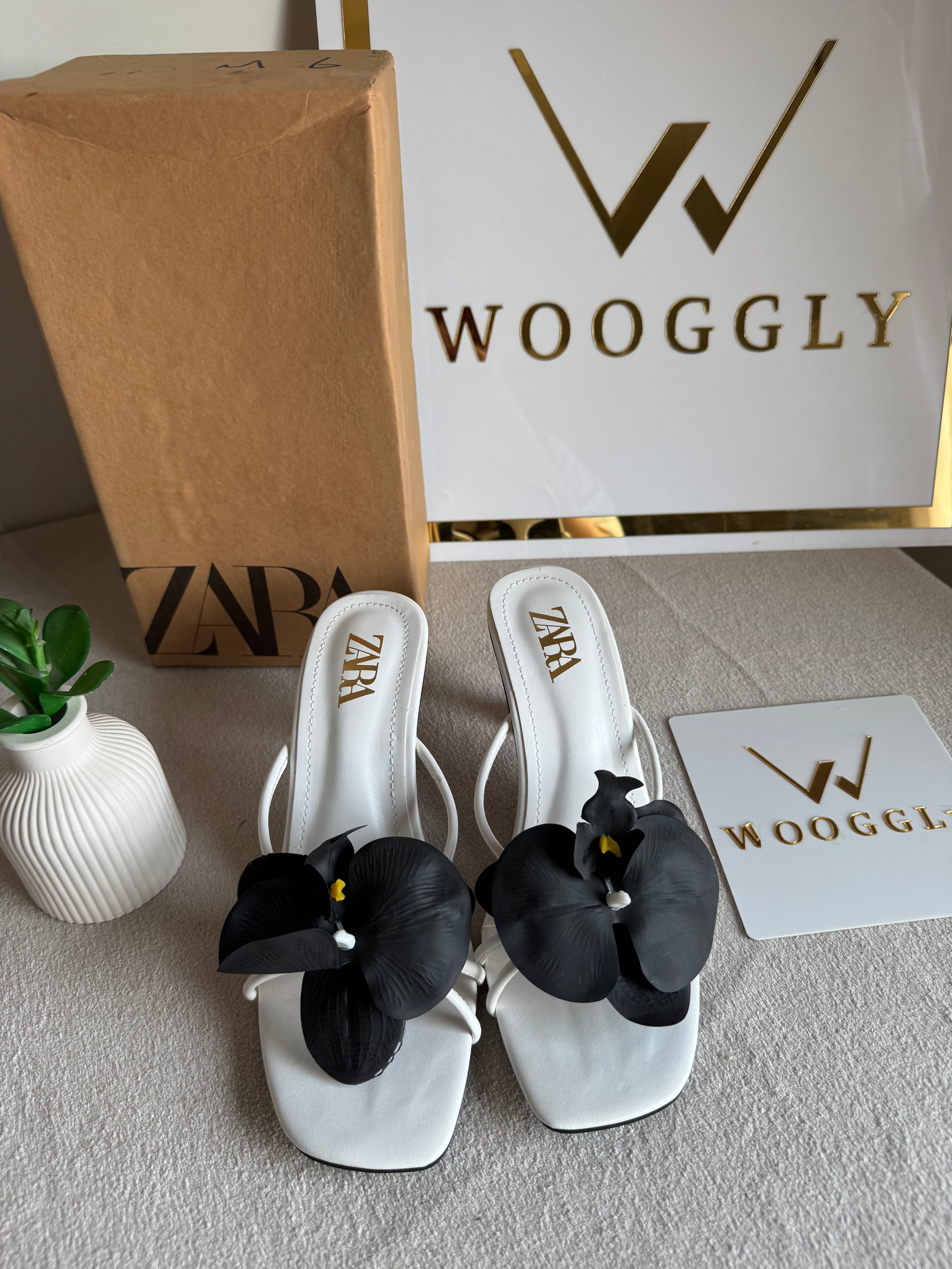 Zara Flower Heels WHITE WITH BLACK with Brand Box
