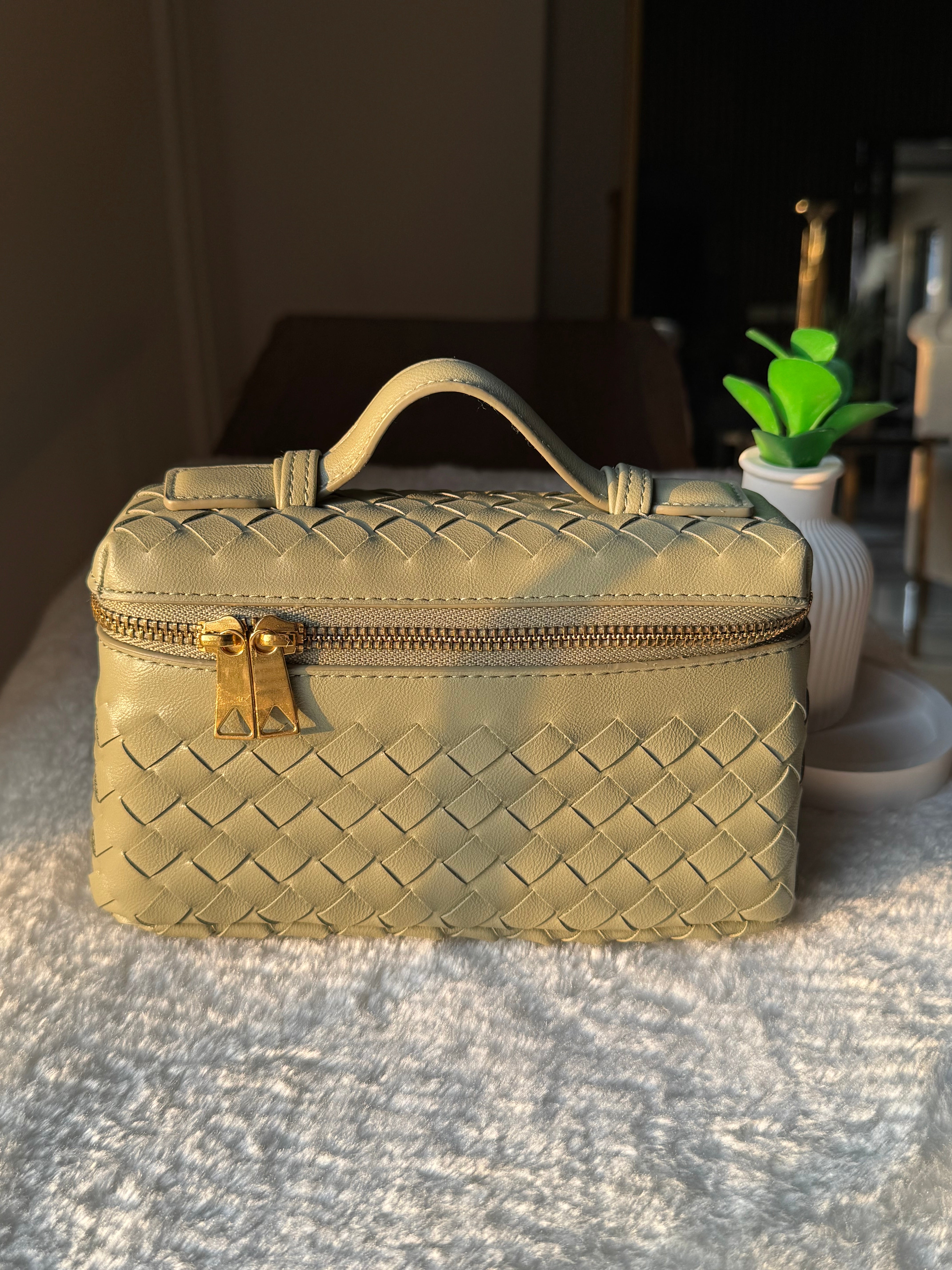 JW Pie Woven Bag with Long Strap (Sea Green)
