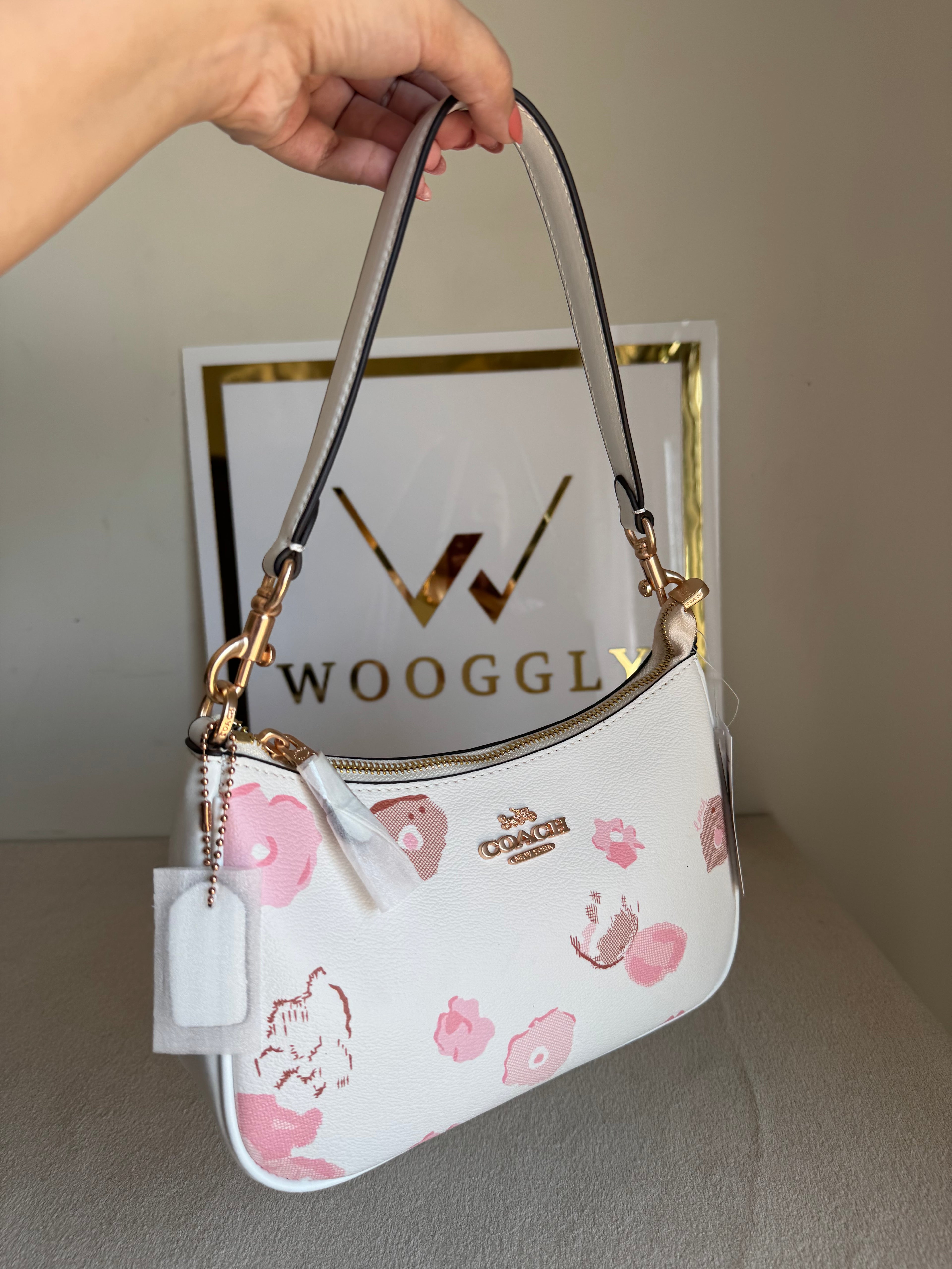 COACH TERI PREMIUM (Cutest Summer White) - MAGNETIC BOX PACKING