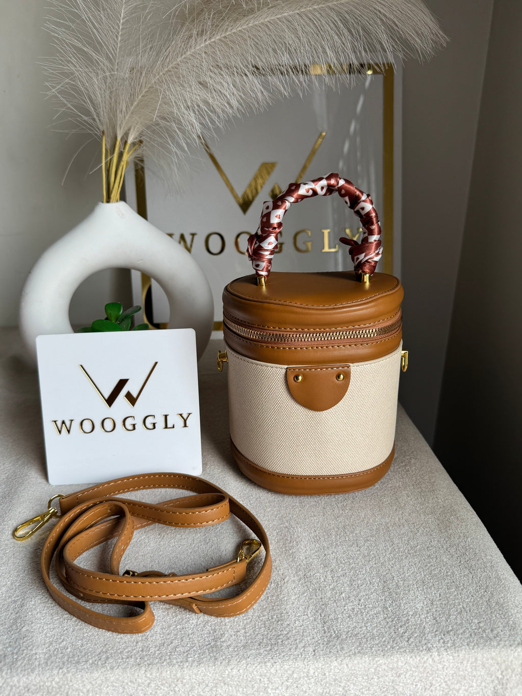 Cutest Crossbody Bag / Makeup Box Cream & Brown